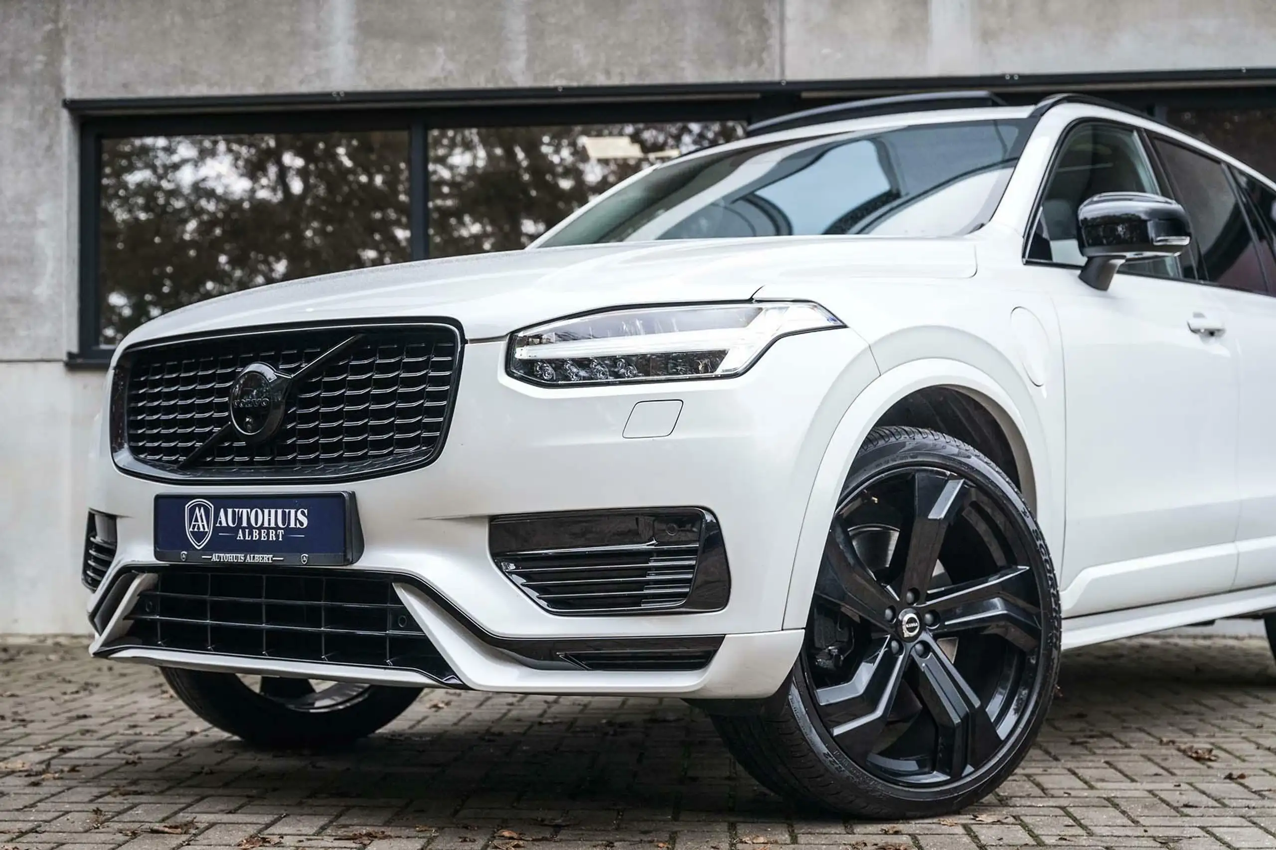 Volvo - XC90