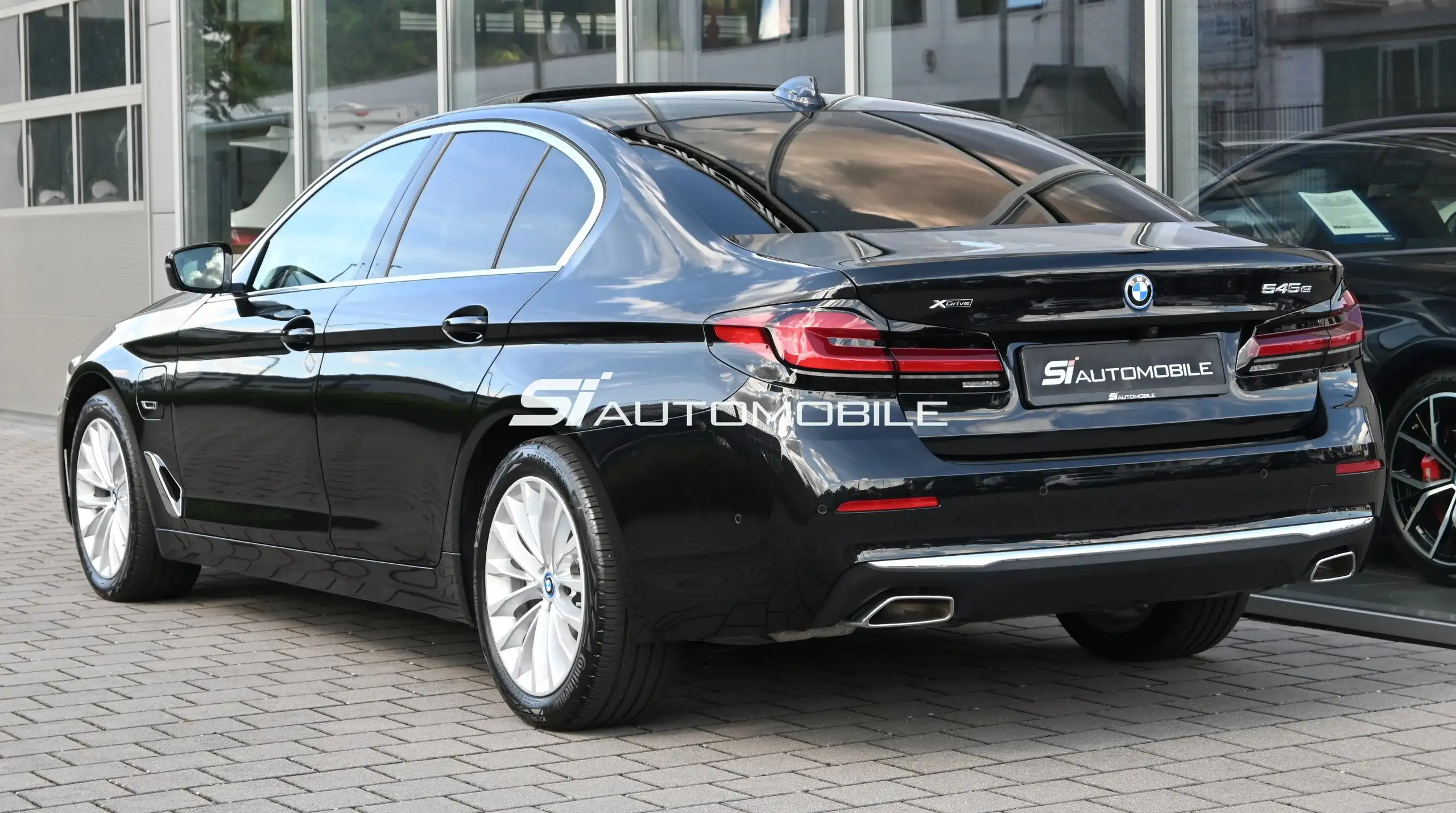 BMW - 545