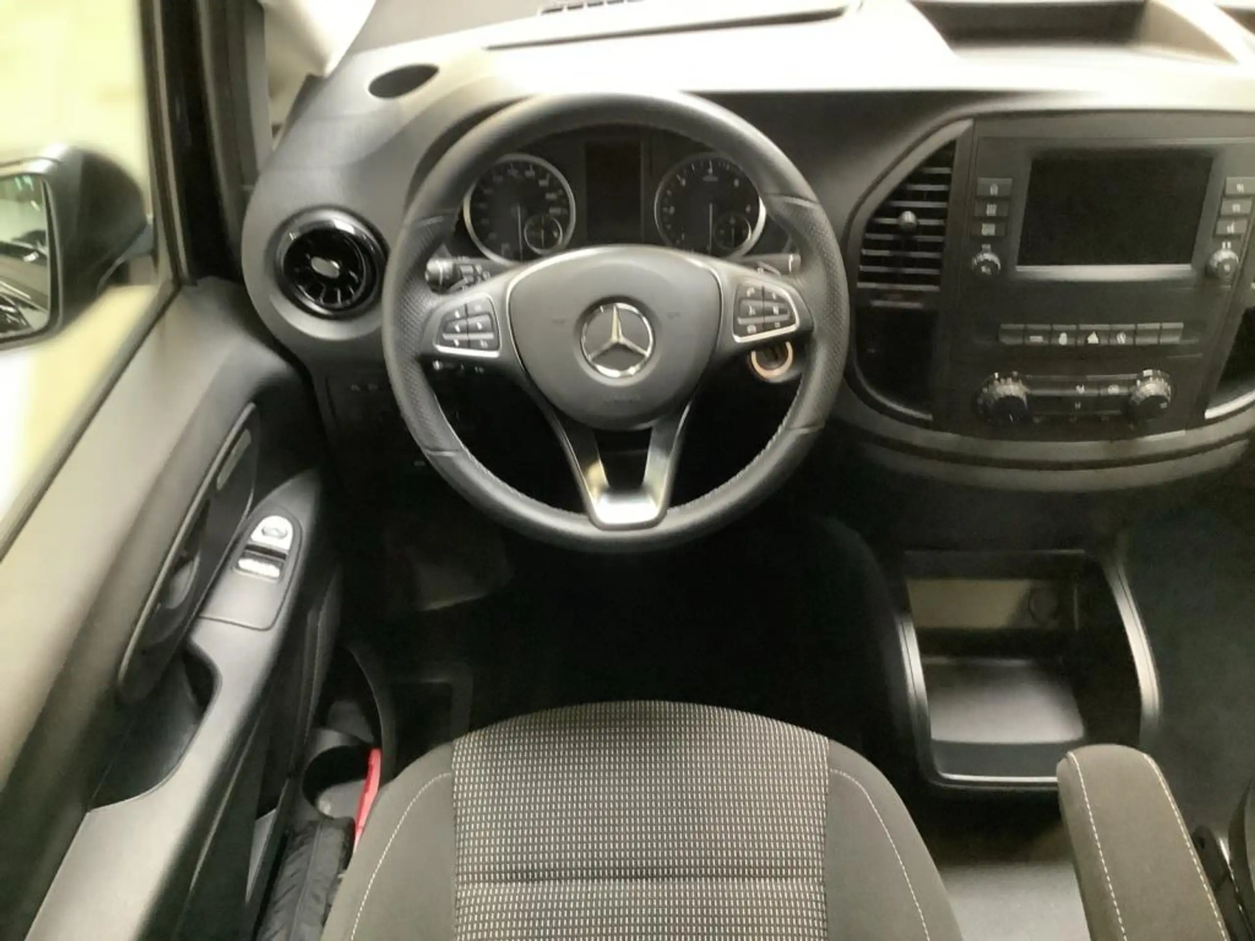 Mercedes-Benz - Vito