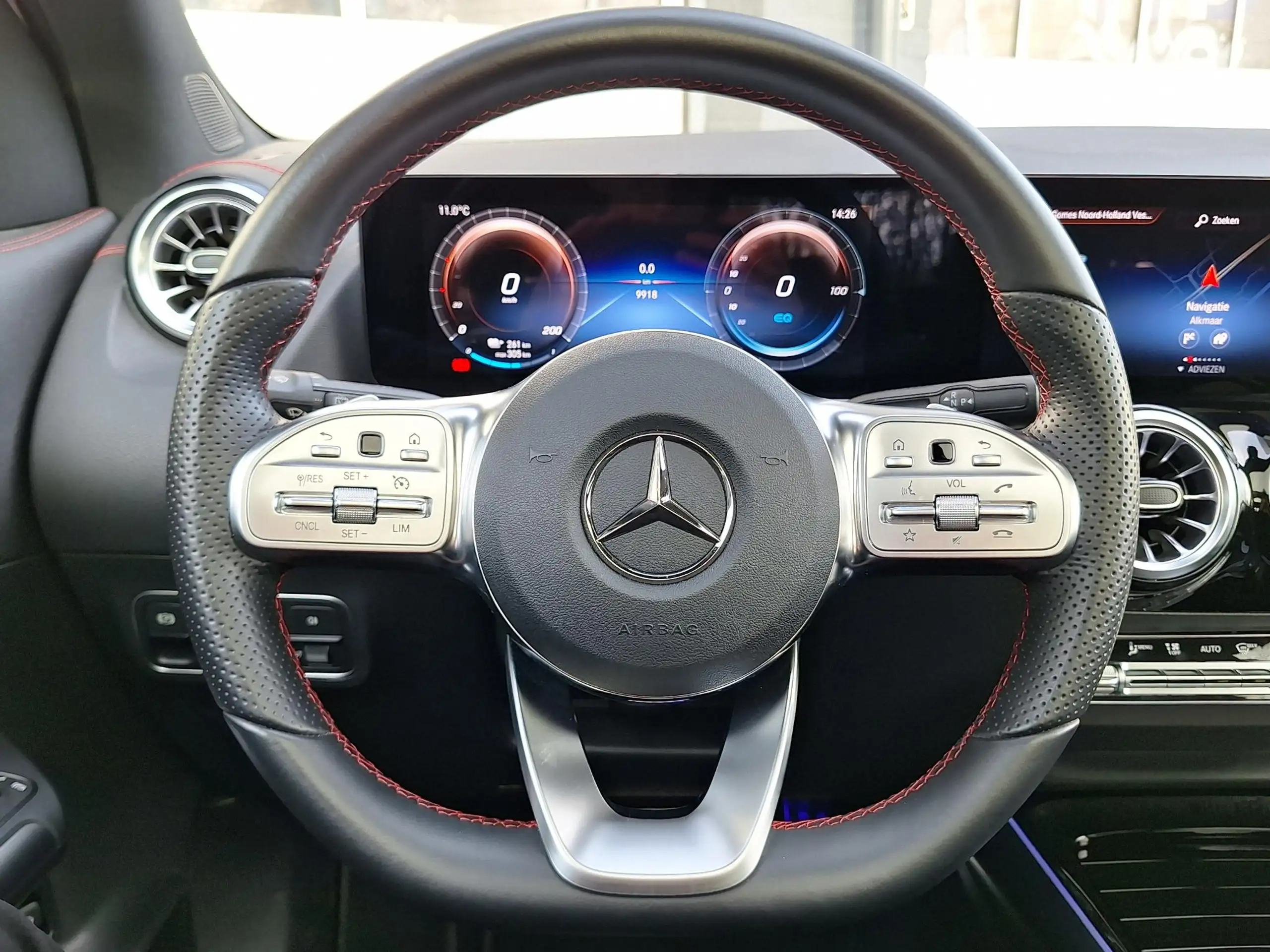 Mercedes-Benz - EQA