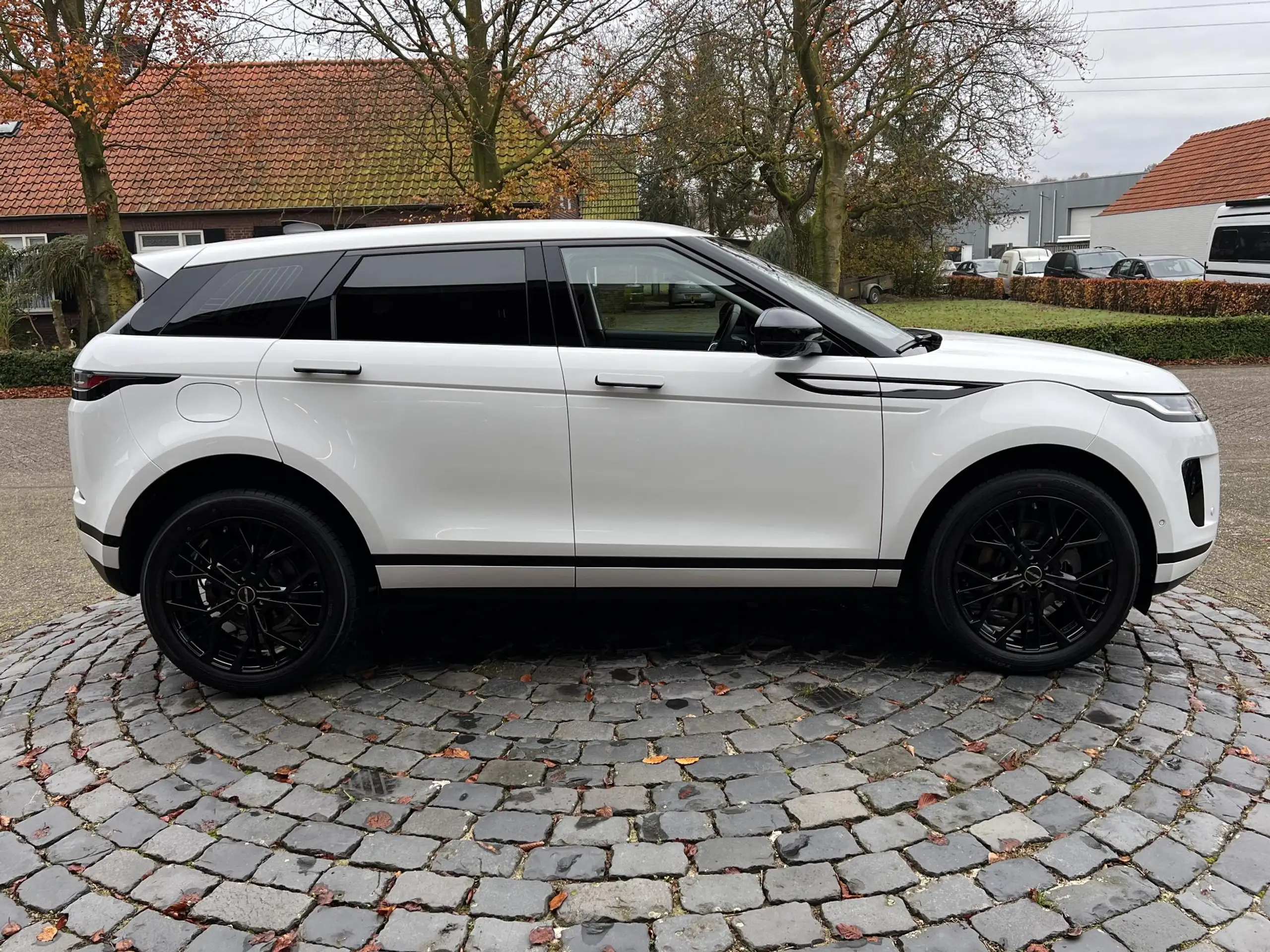 Land Rover - Range Rover Evoque