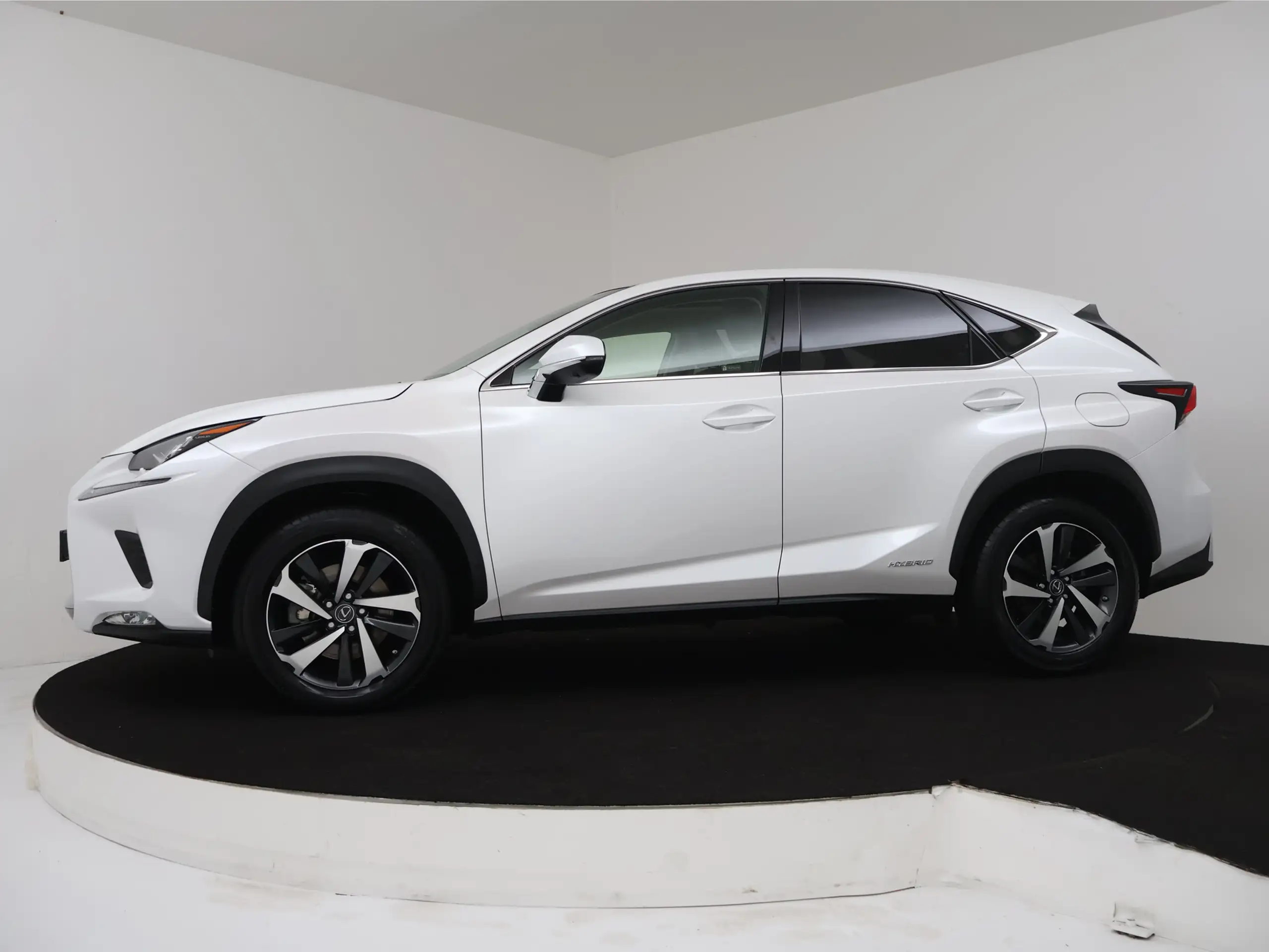 Lexus - NX 300h