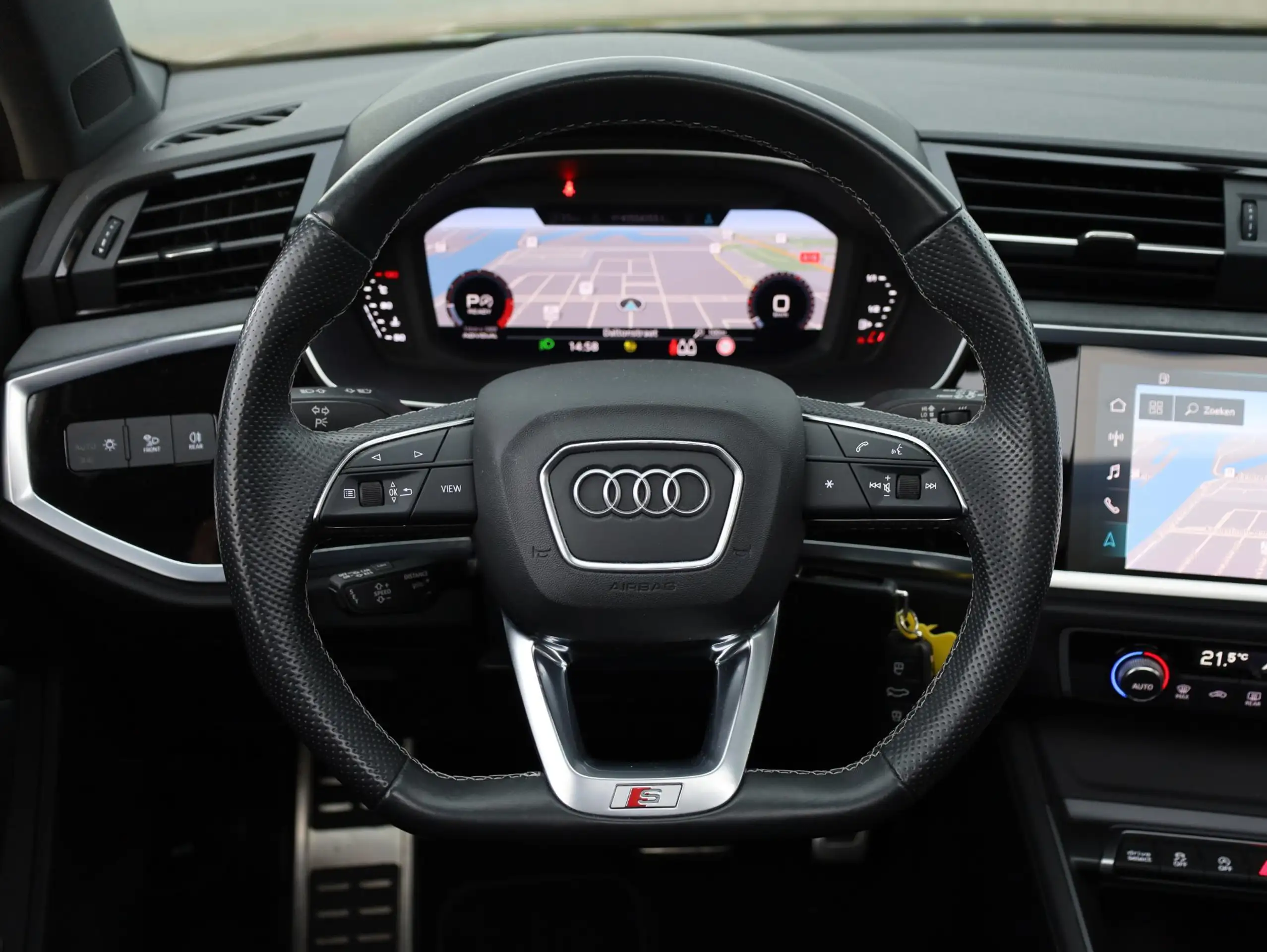 Audi - Q3