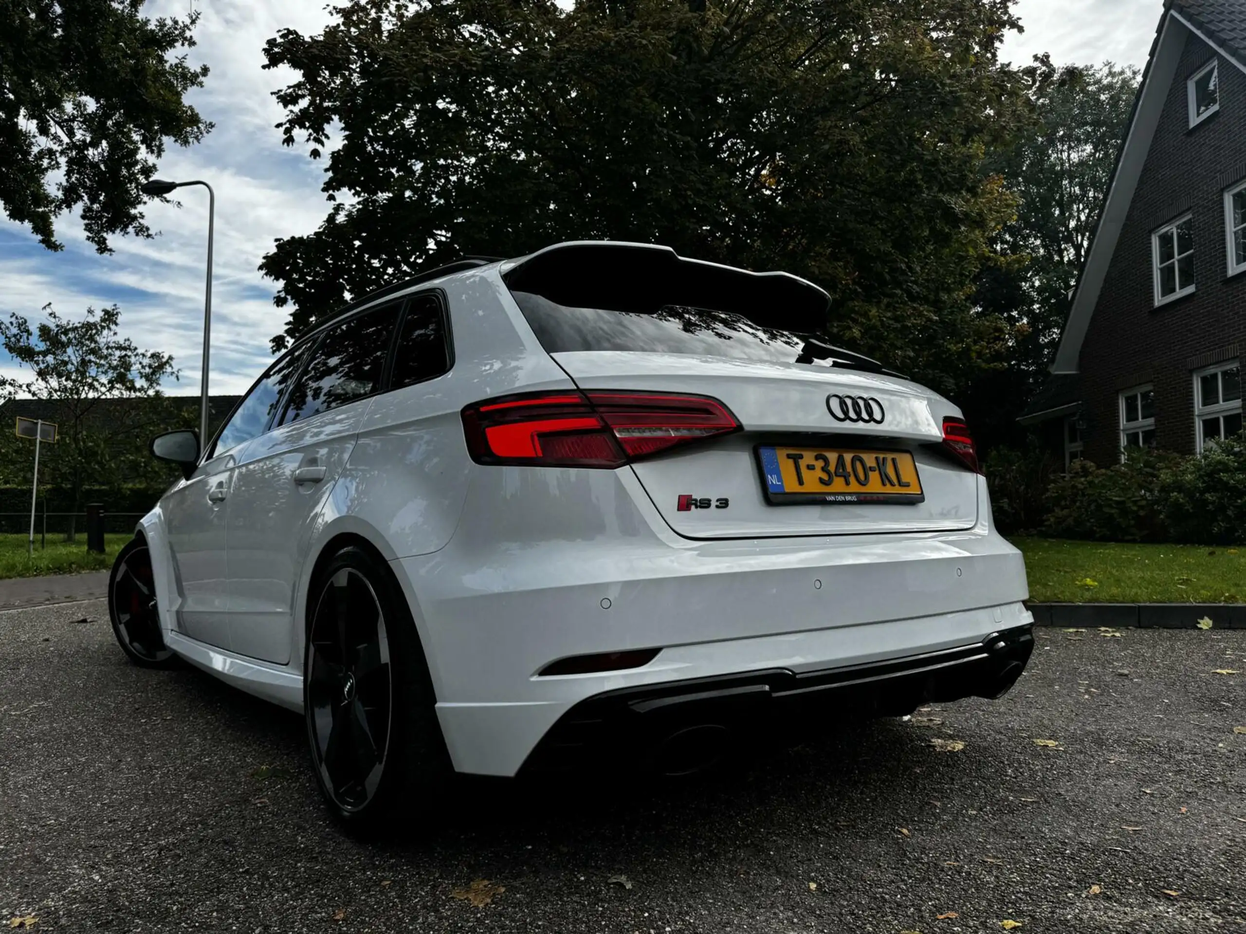 Audi - RS3