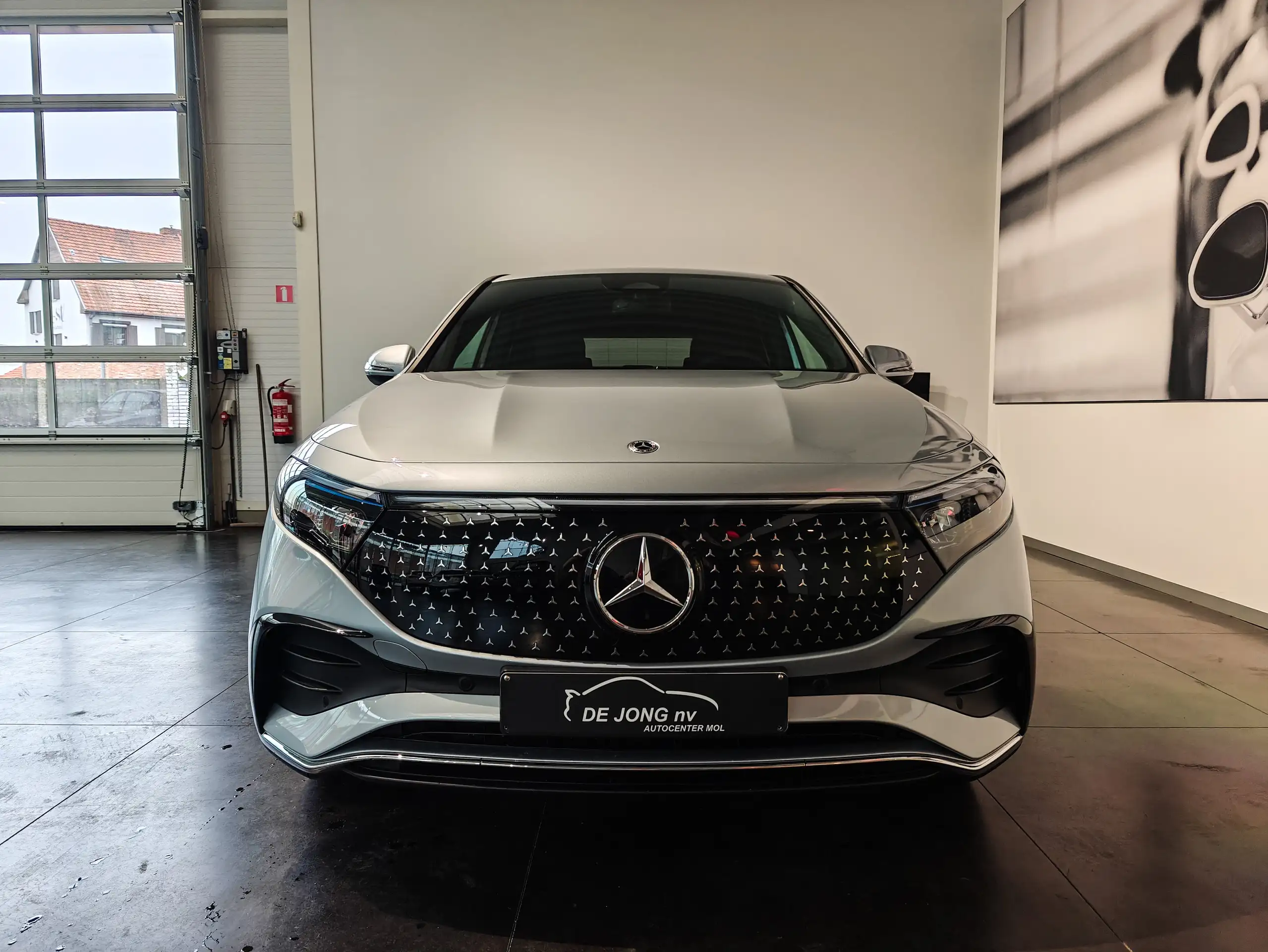 Mercedes-Benz - EQA 250