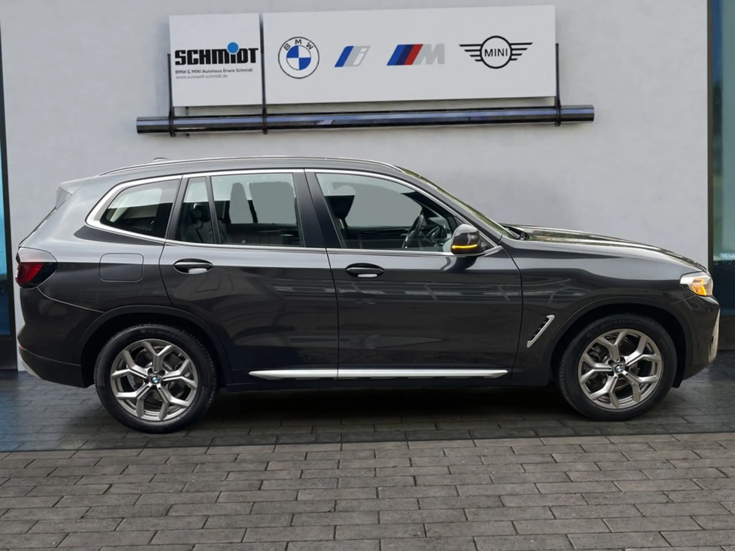 BMW - X3