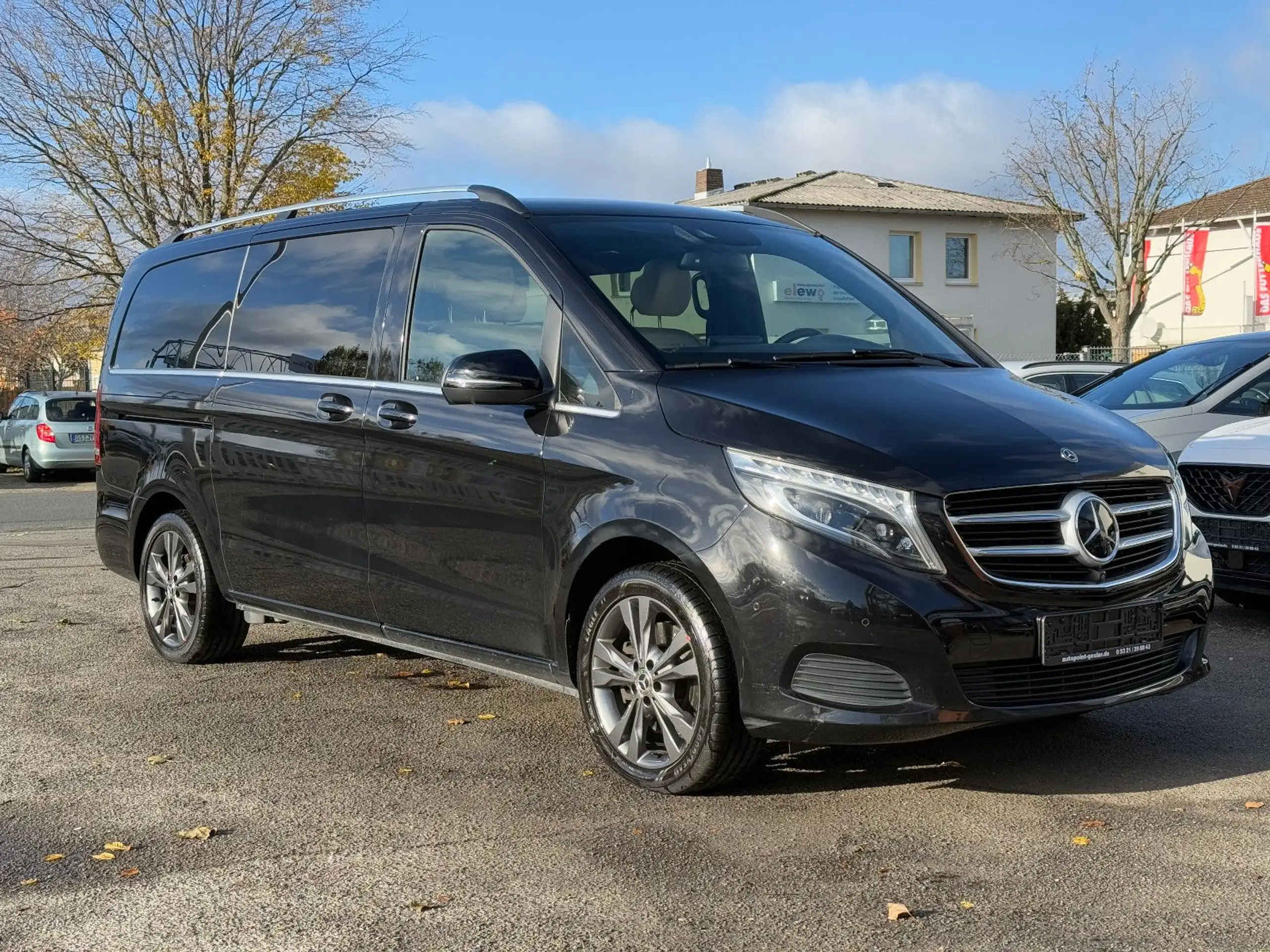 Mercedes-Benz - V 250