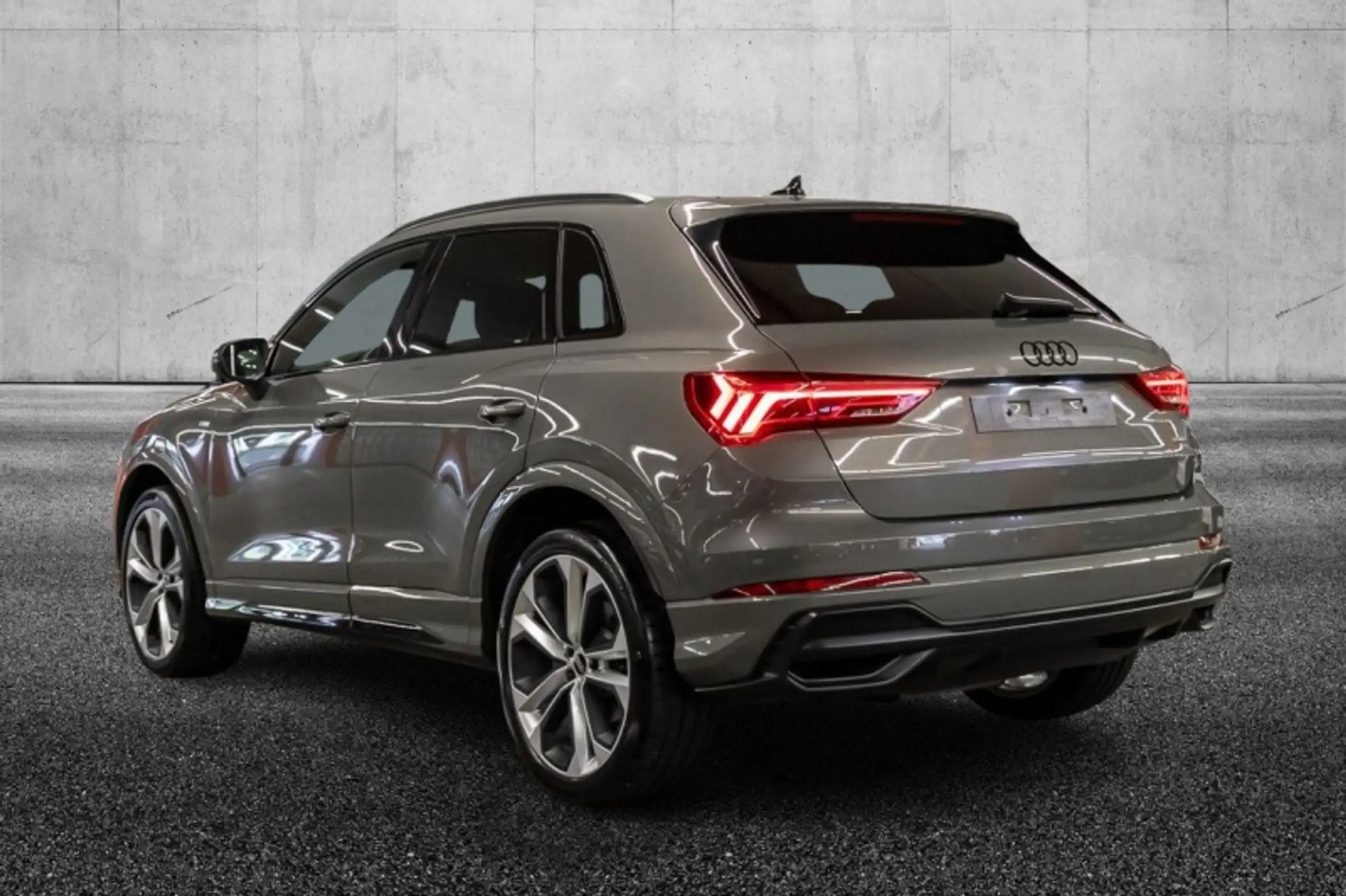 Audi - Q3