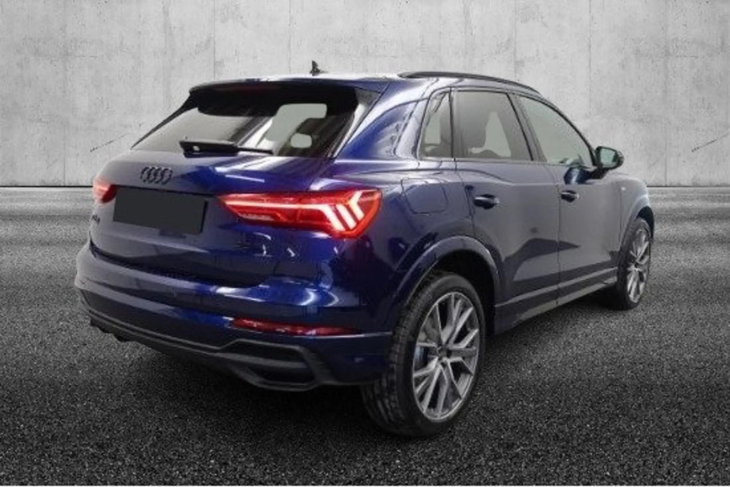 Audi - Q3