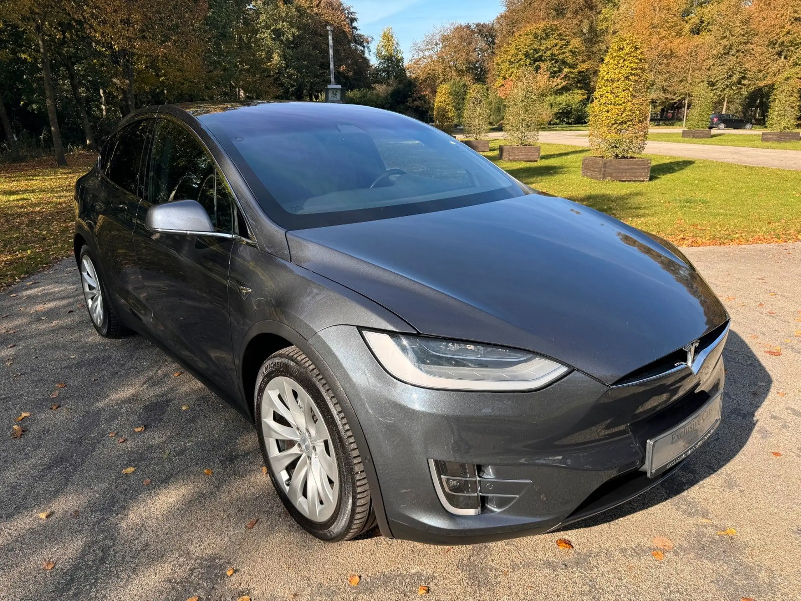 Tesla - Model X