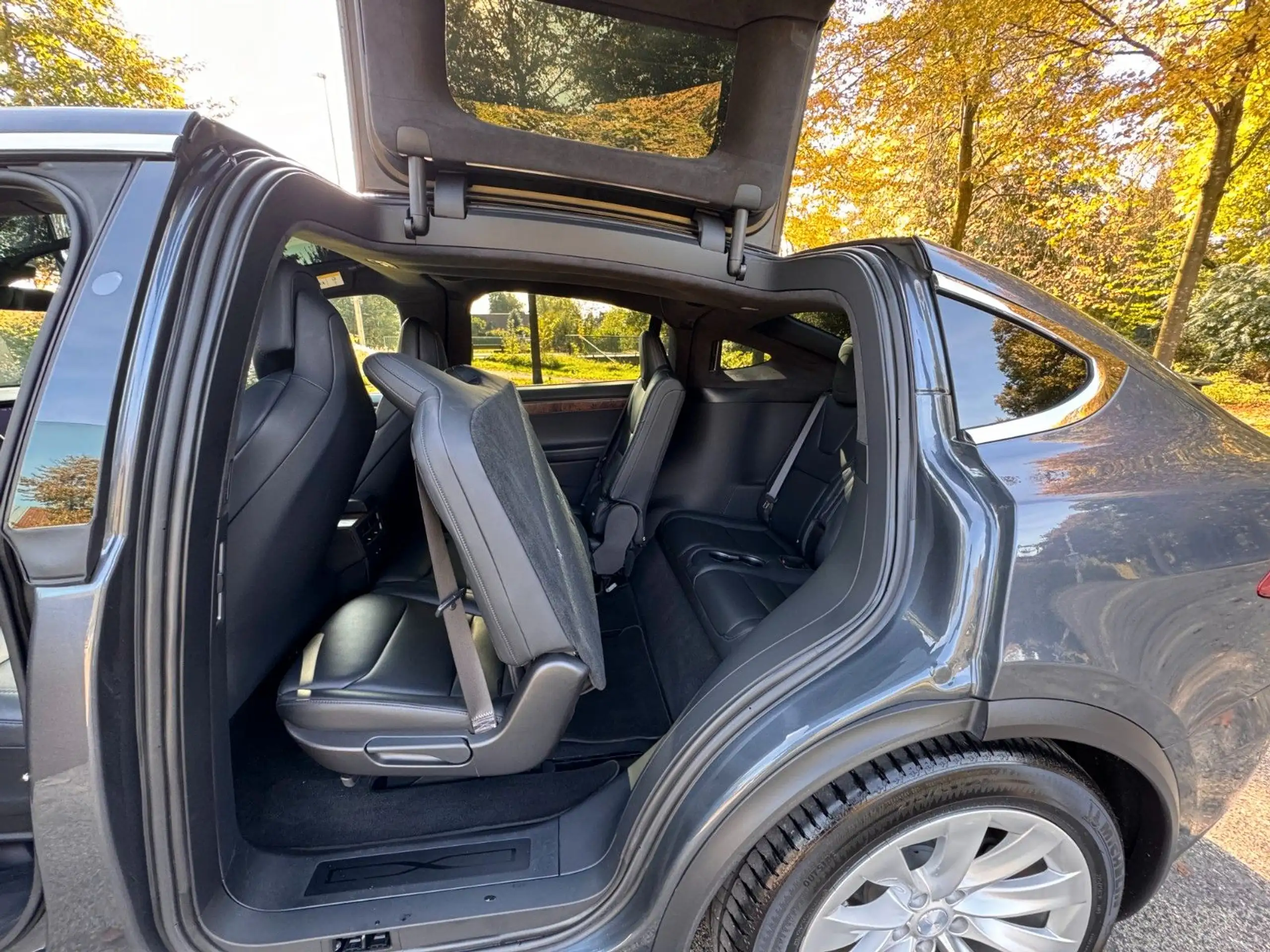 Tesla - Model X