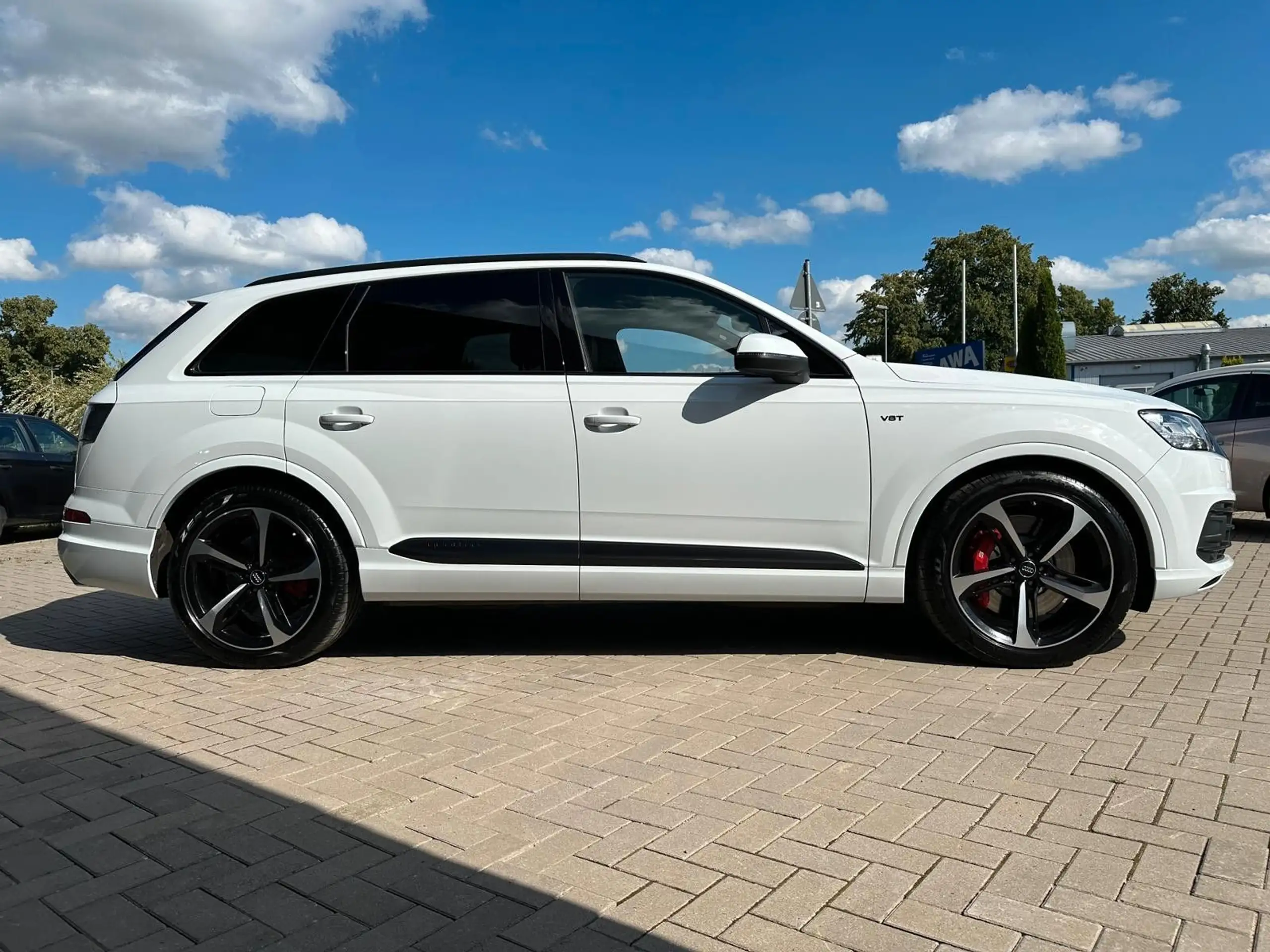 Audi - SQ7