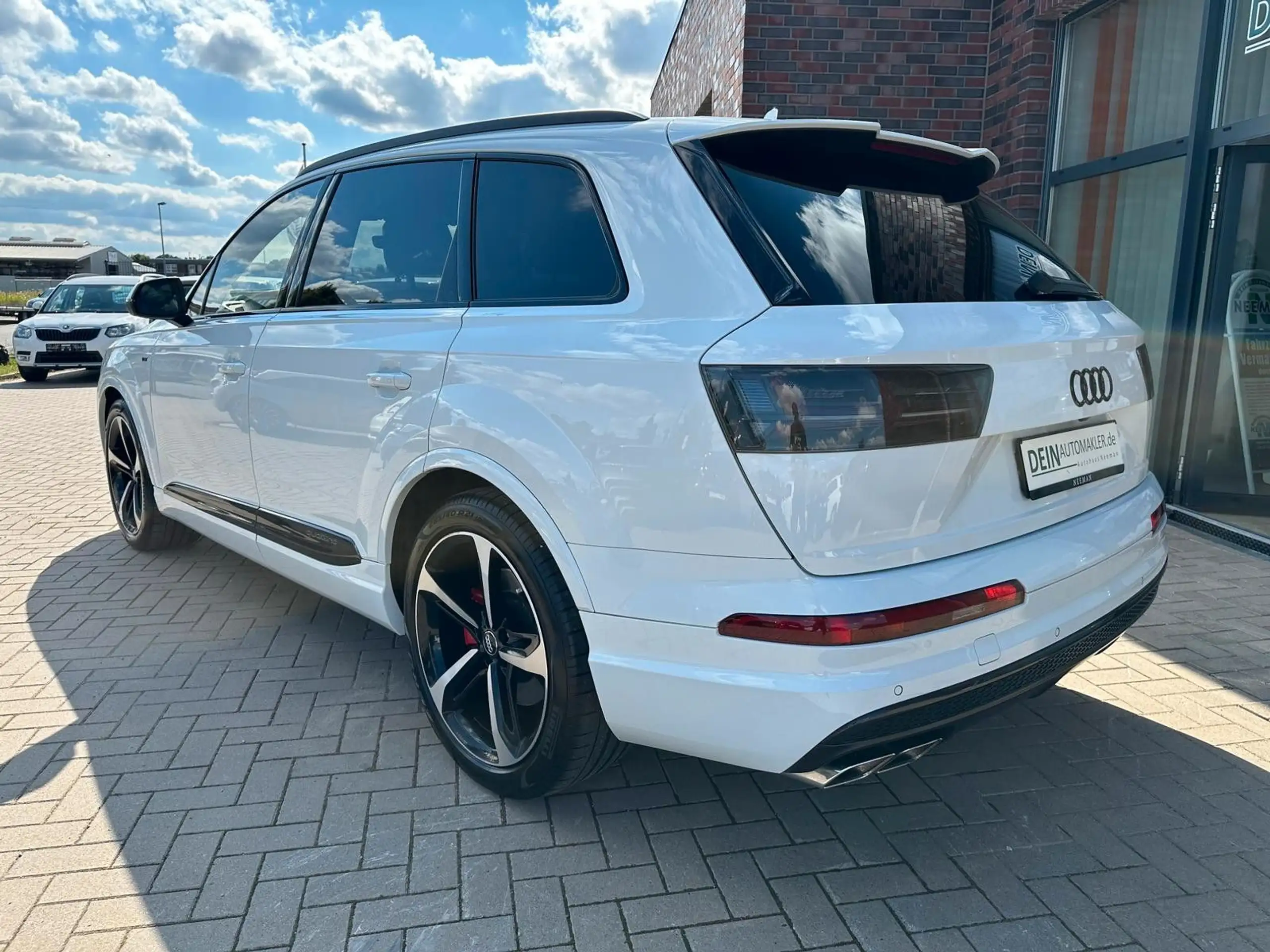 Audi - SQ7