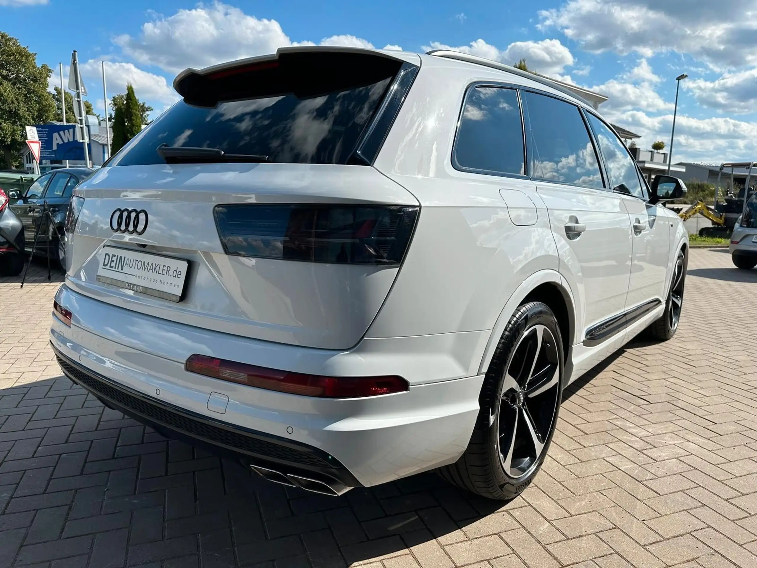 Audi - SQ7