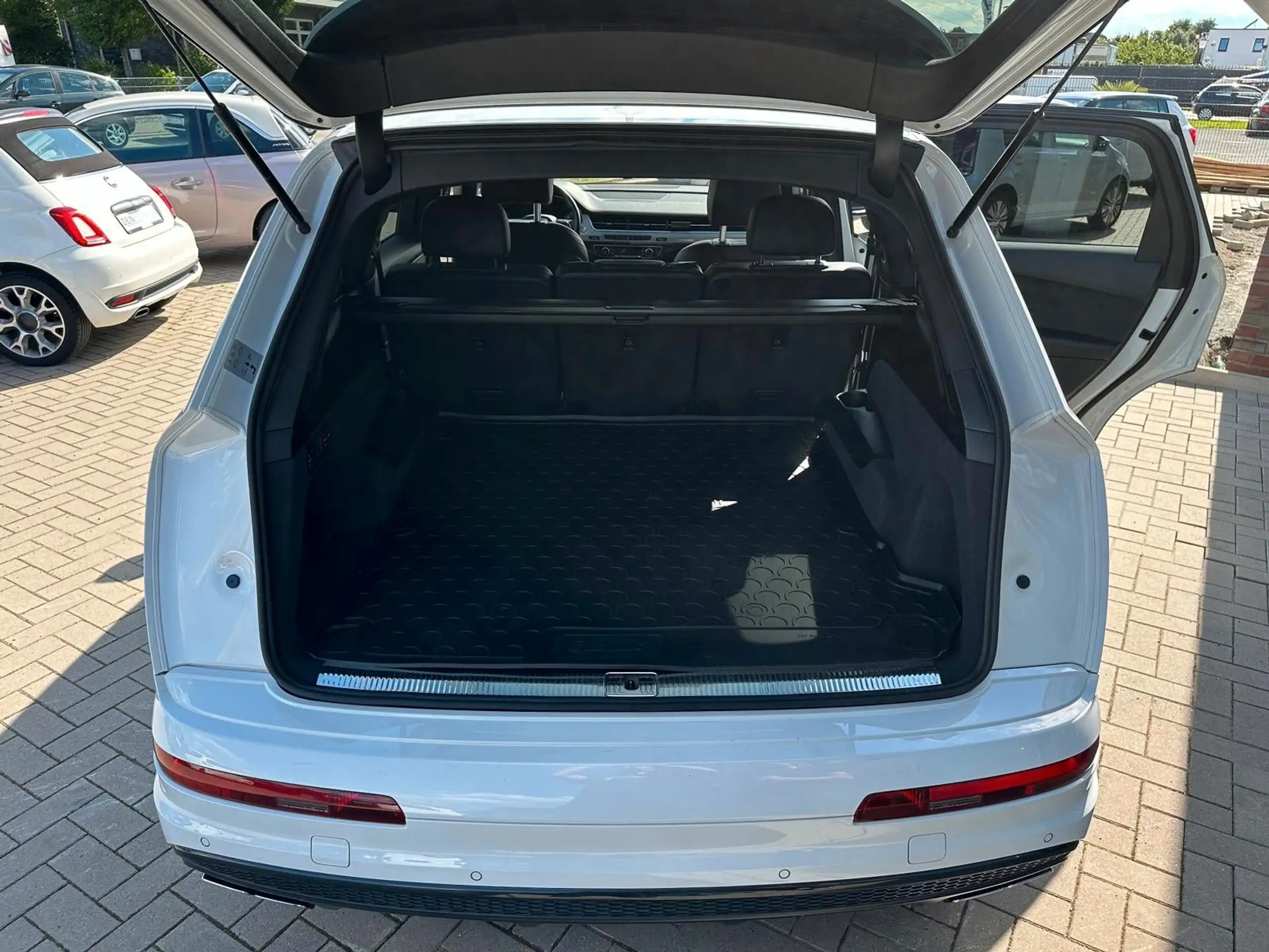 Audi - SQ7