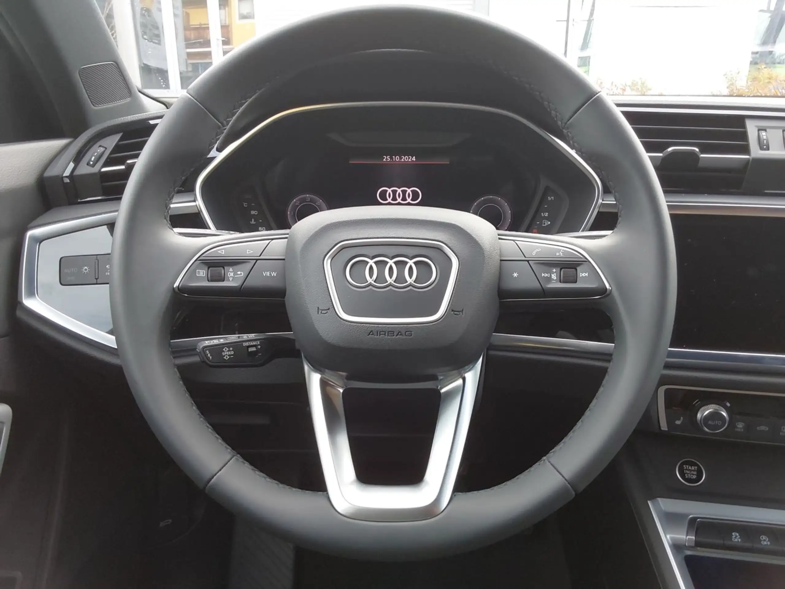 Audi - Q3