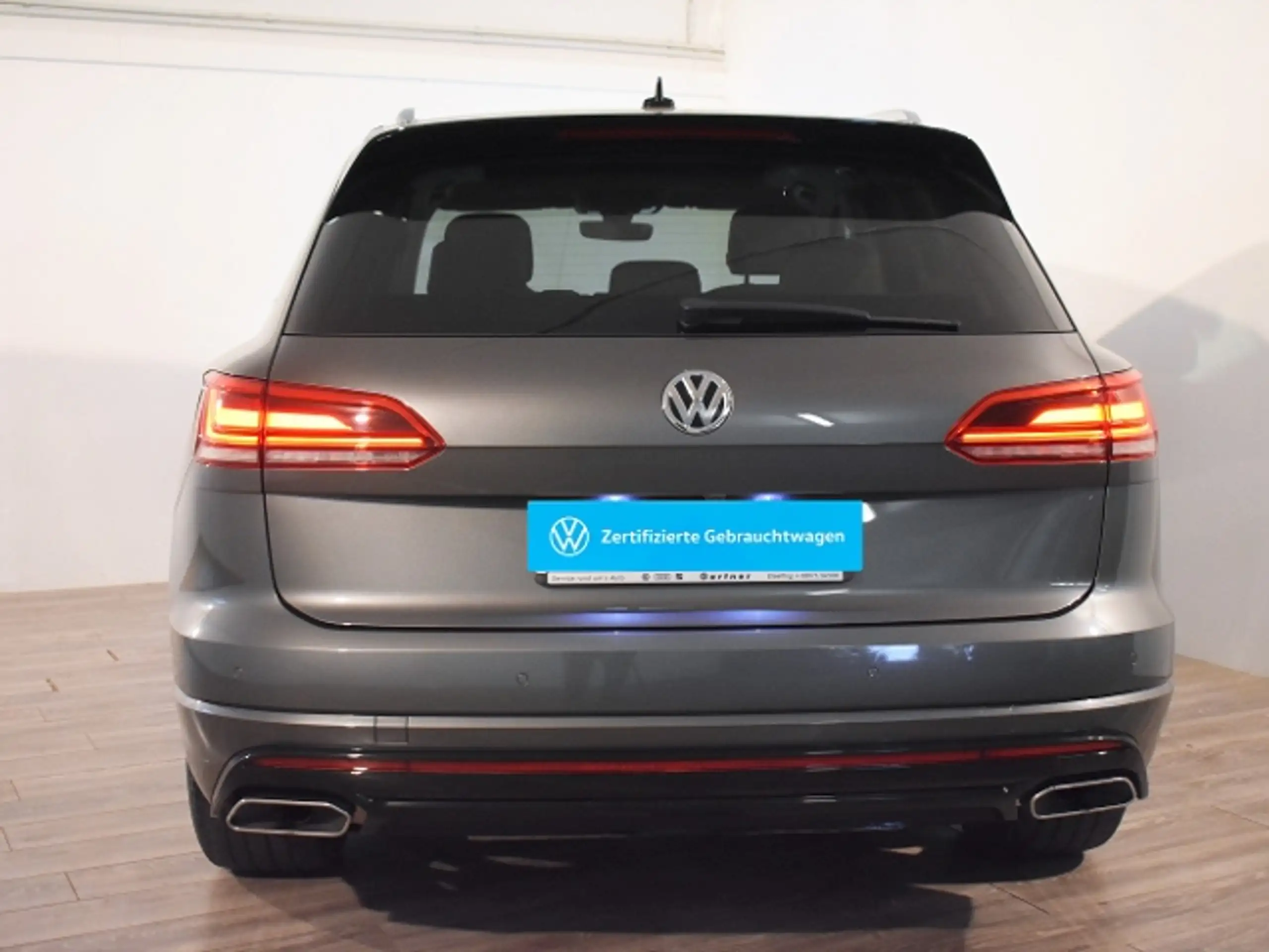 Volkswagen - Touareg