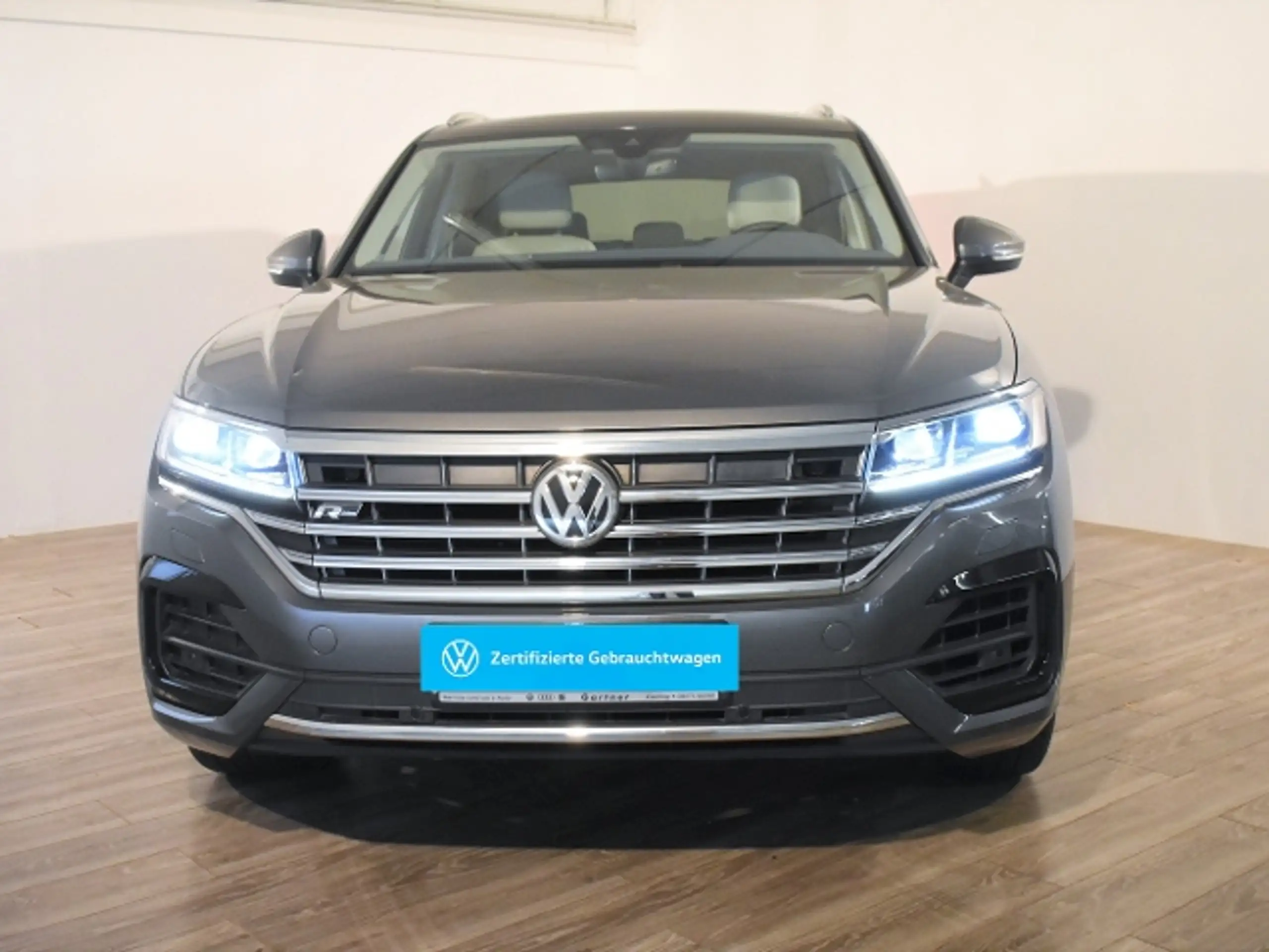 Volkswagen - Touareg