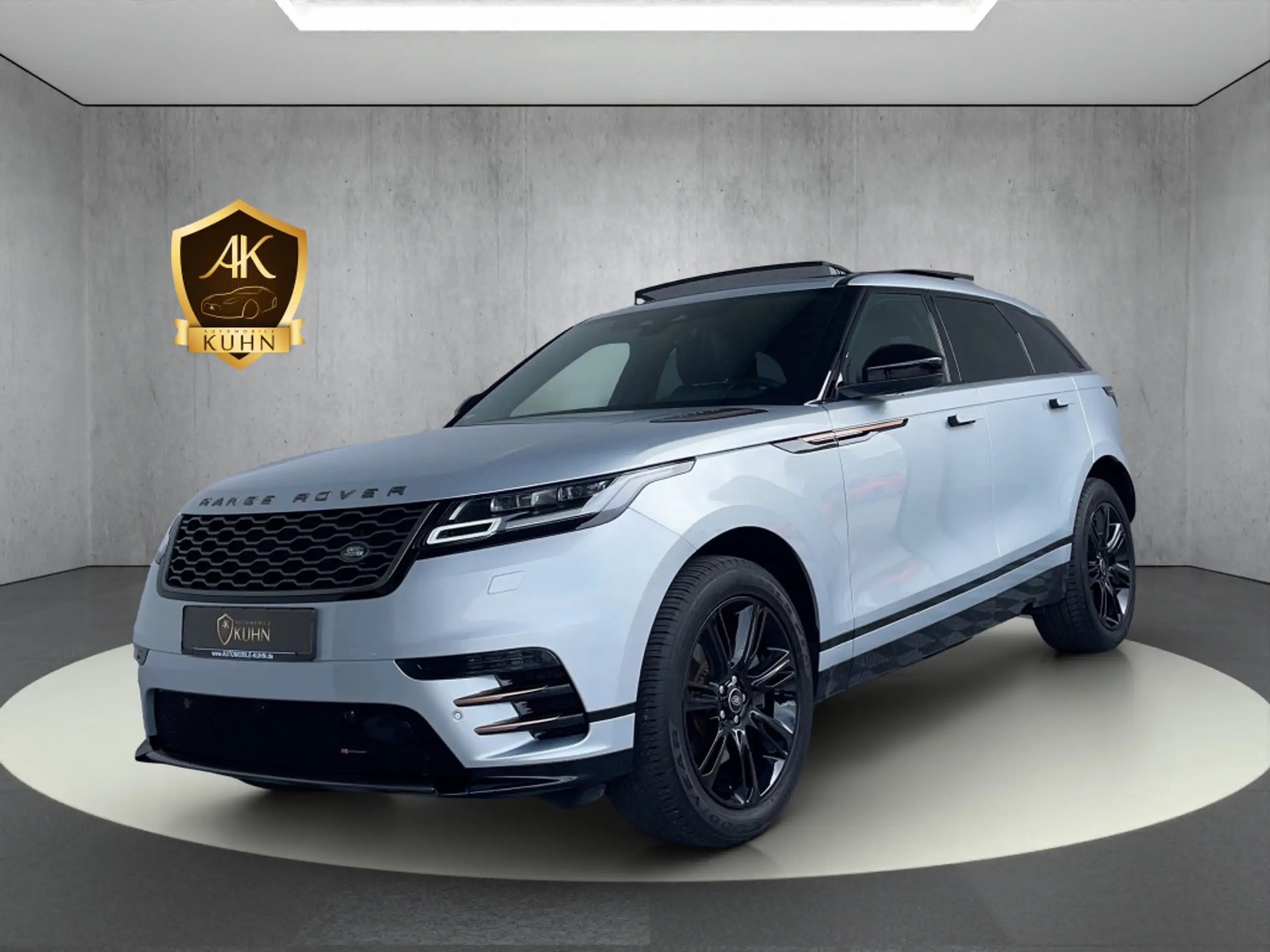 Land Rover - Range Rover Velar