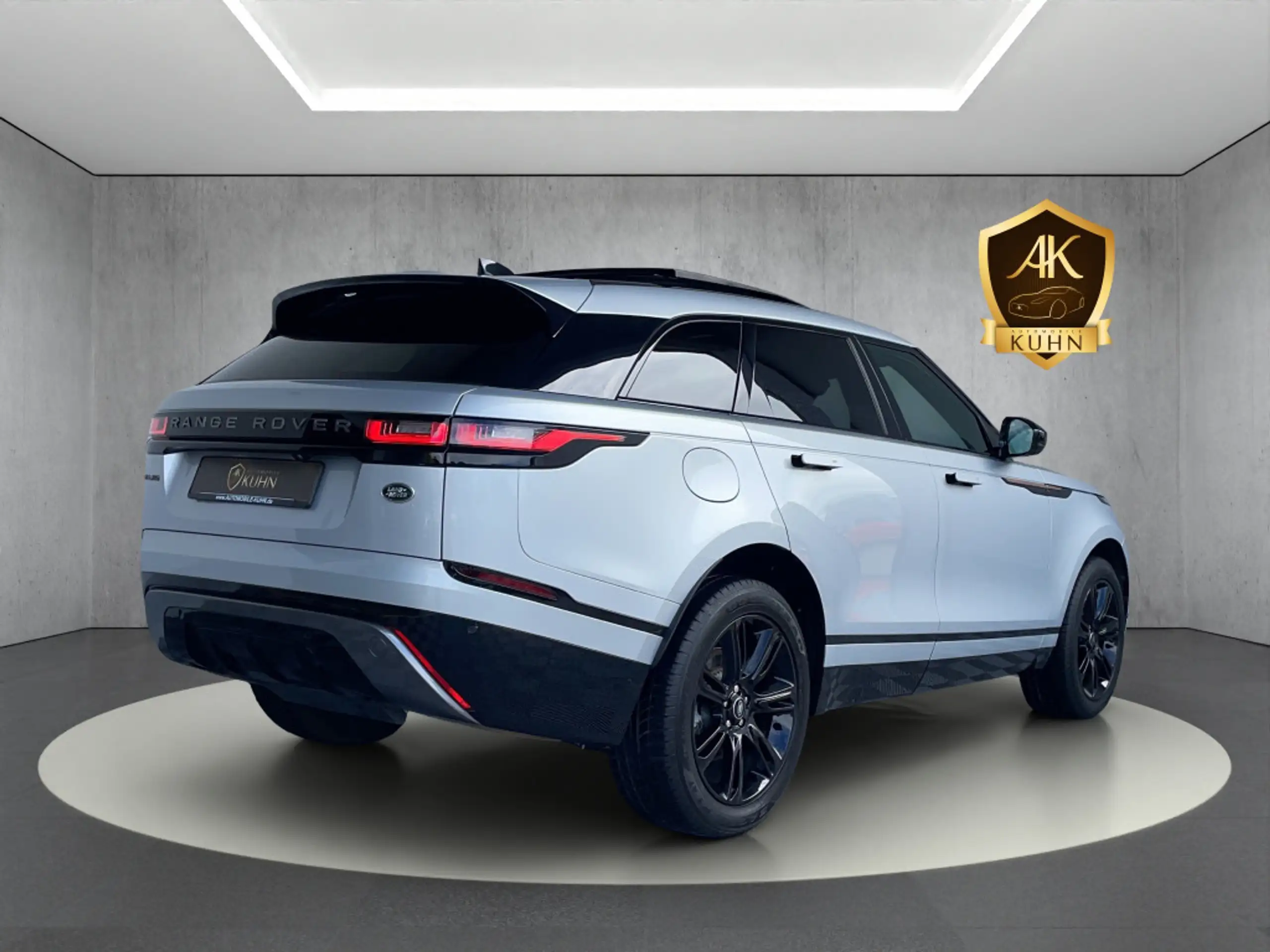 Land Rover - Range Rover Velar