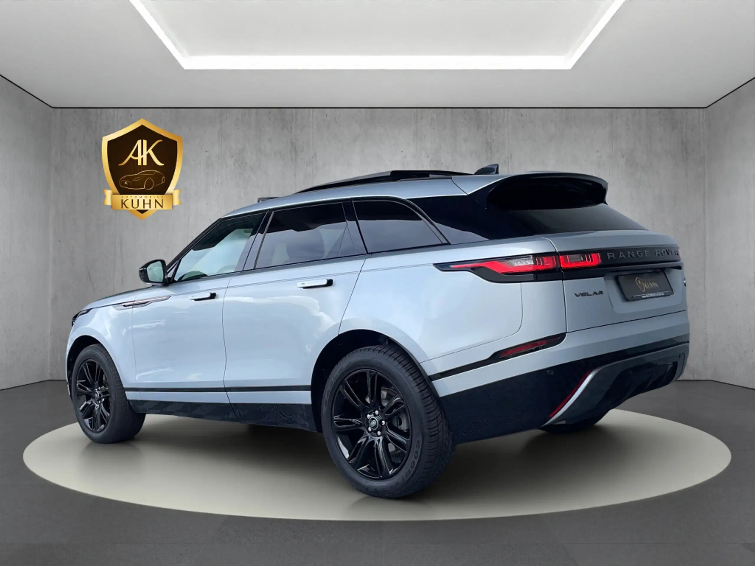 Land Rover - Range Rover Velar