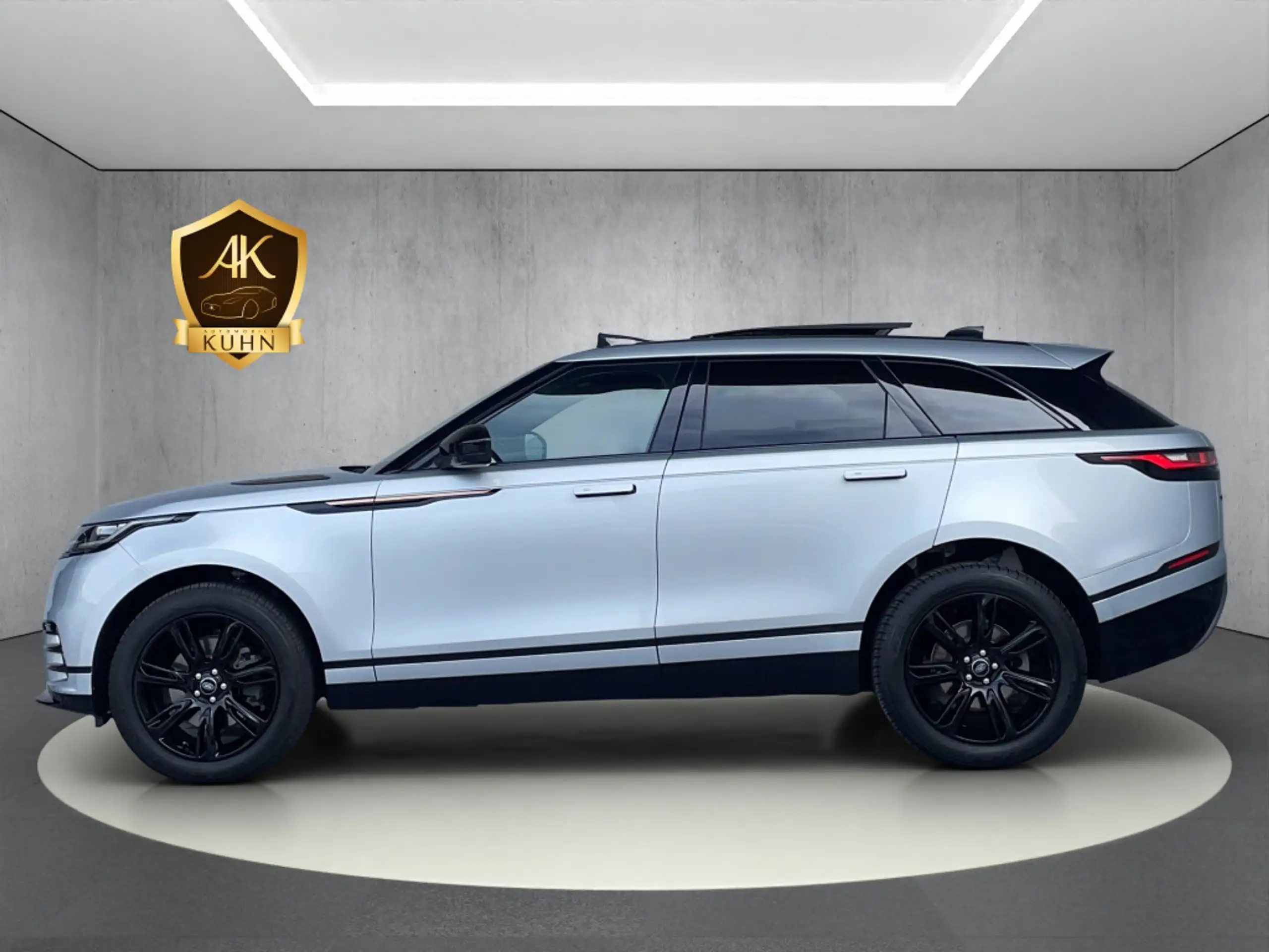 Land Rover - Range Rover Velar