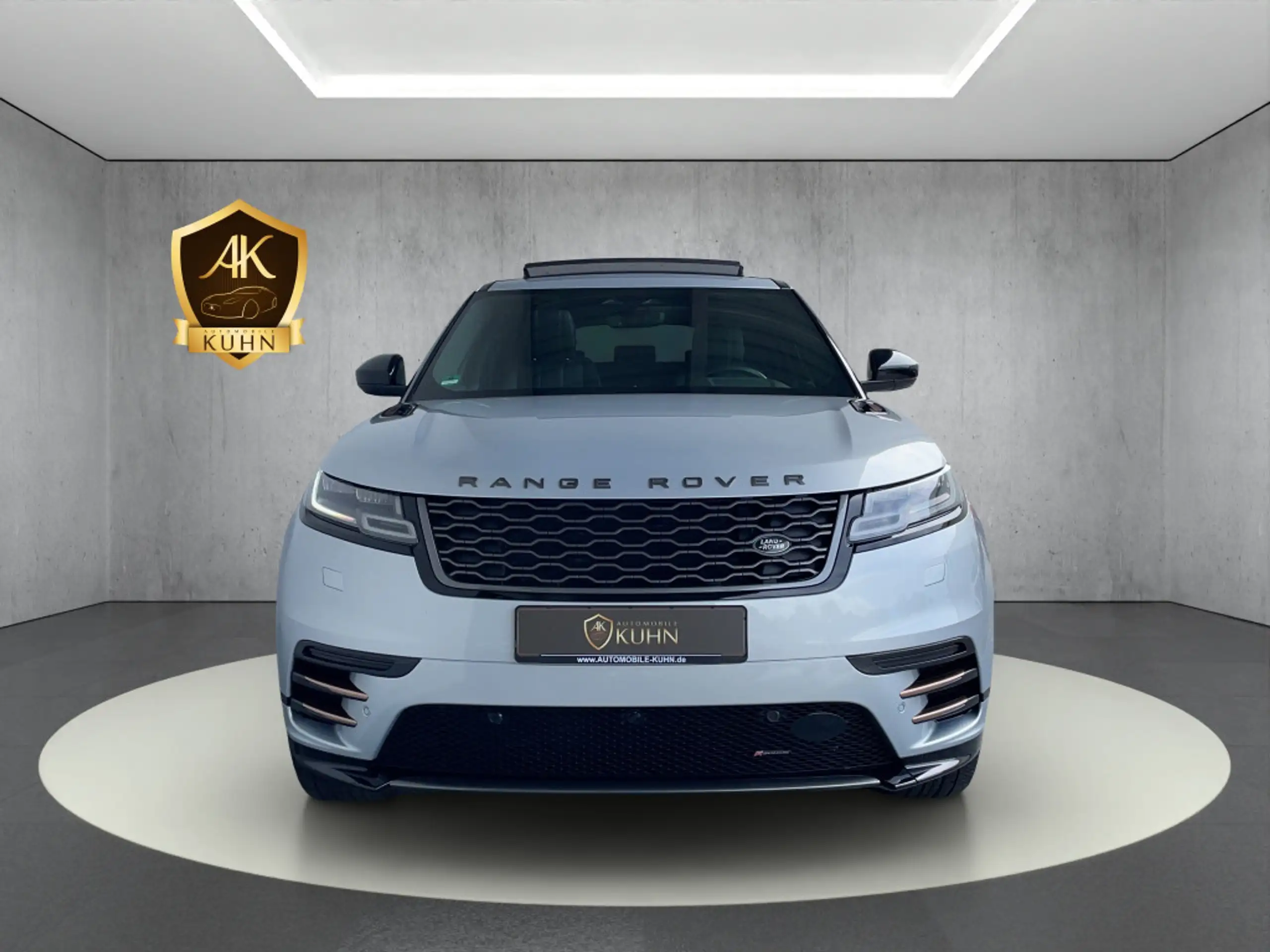 Land Rover - Range Rover Velar