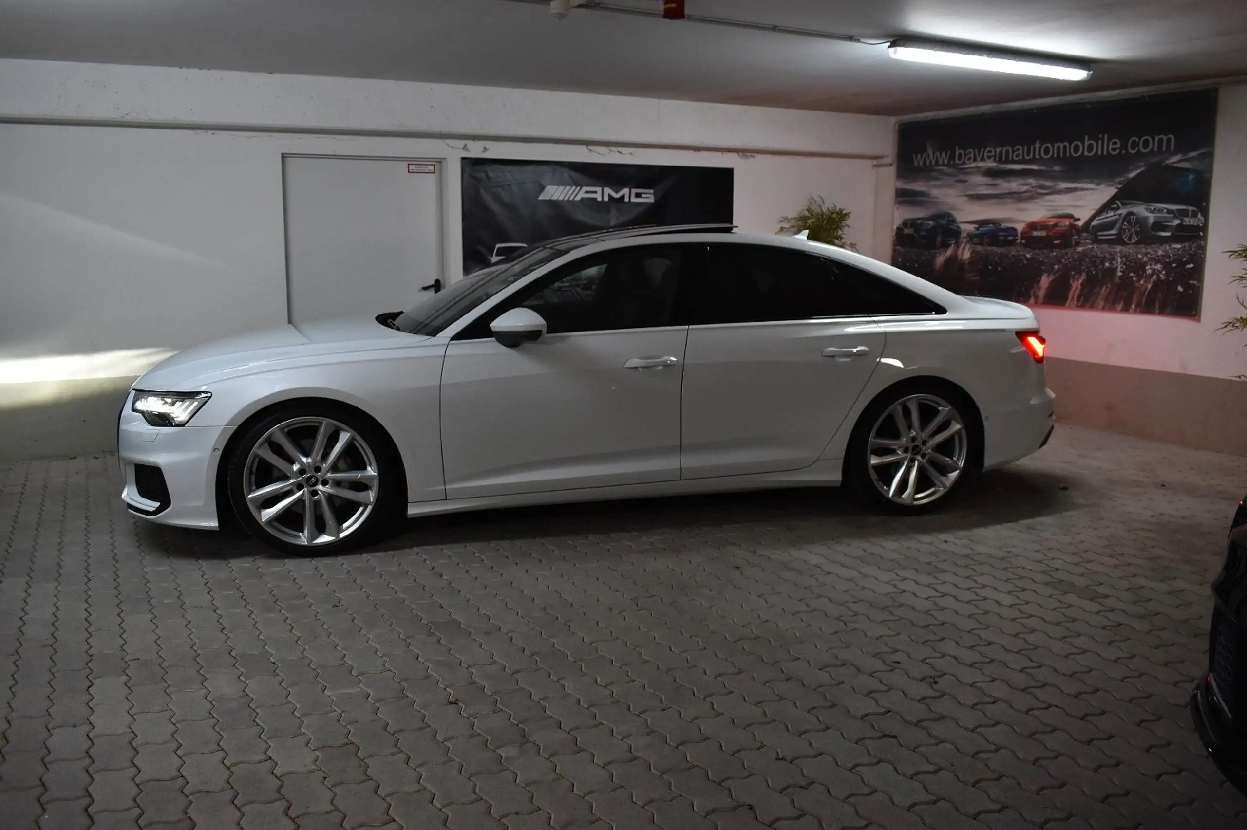 Audi - A6