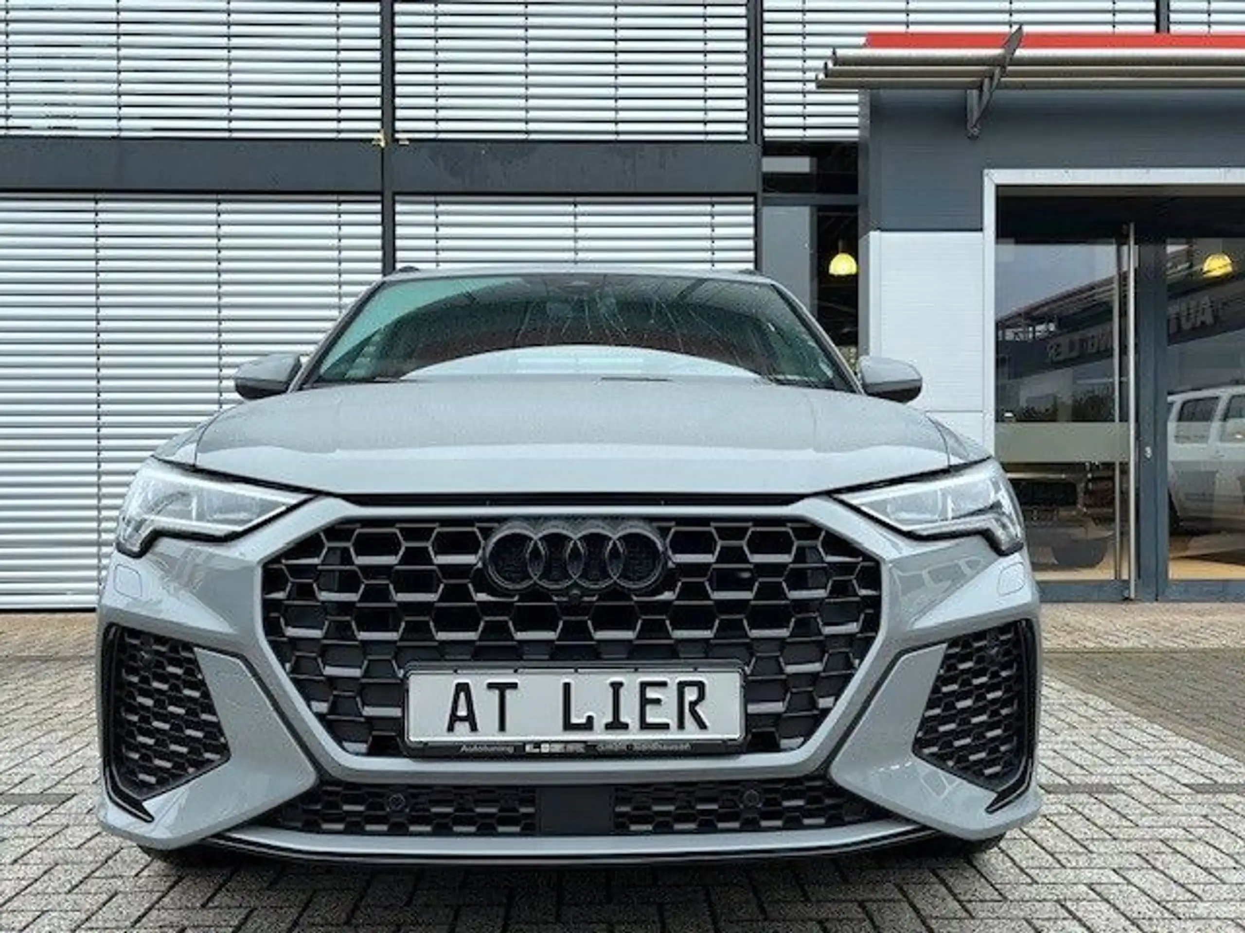 Audi - RS Q3