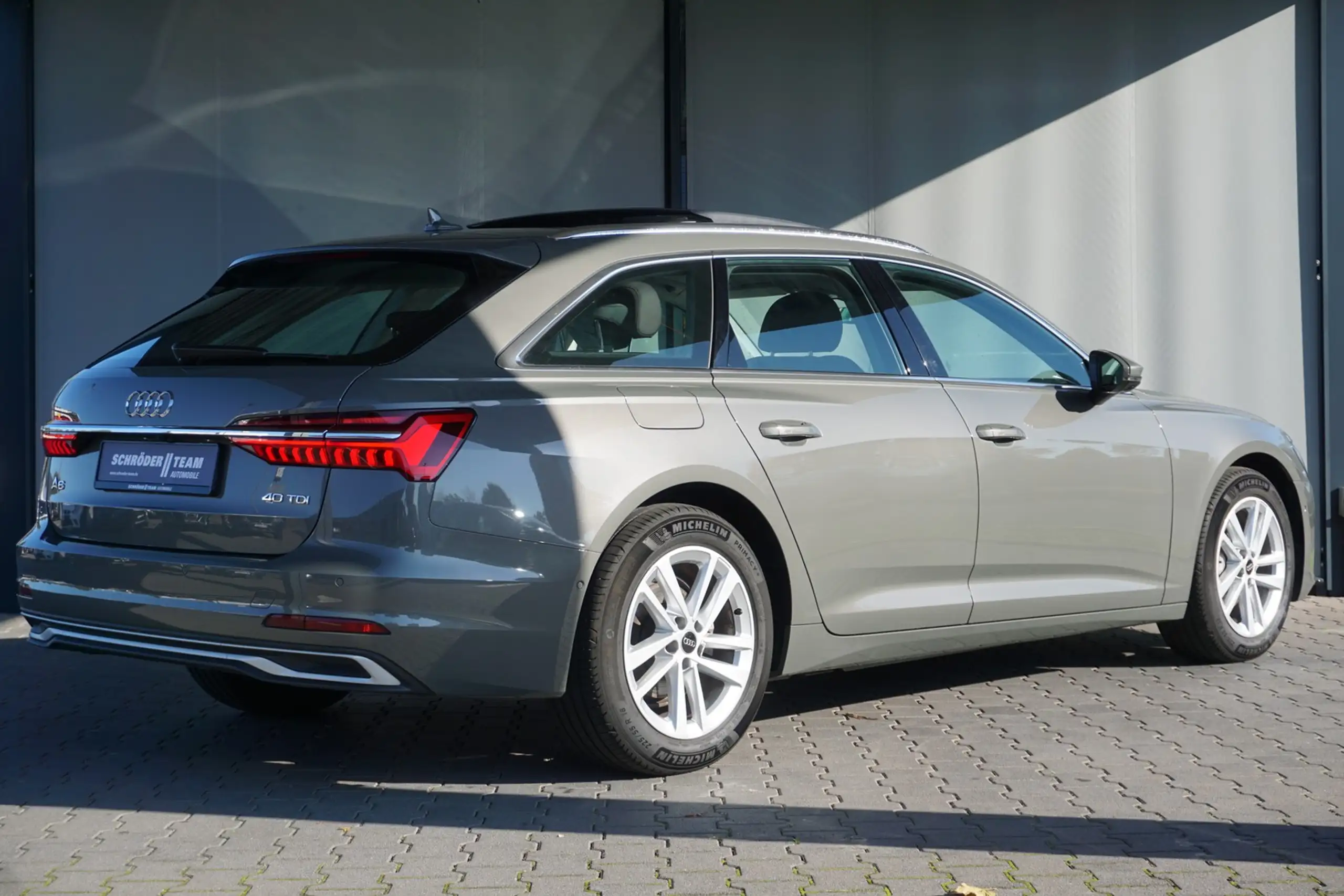 Audi - A6