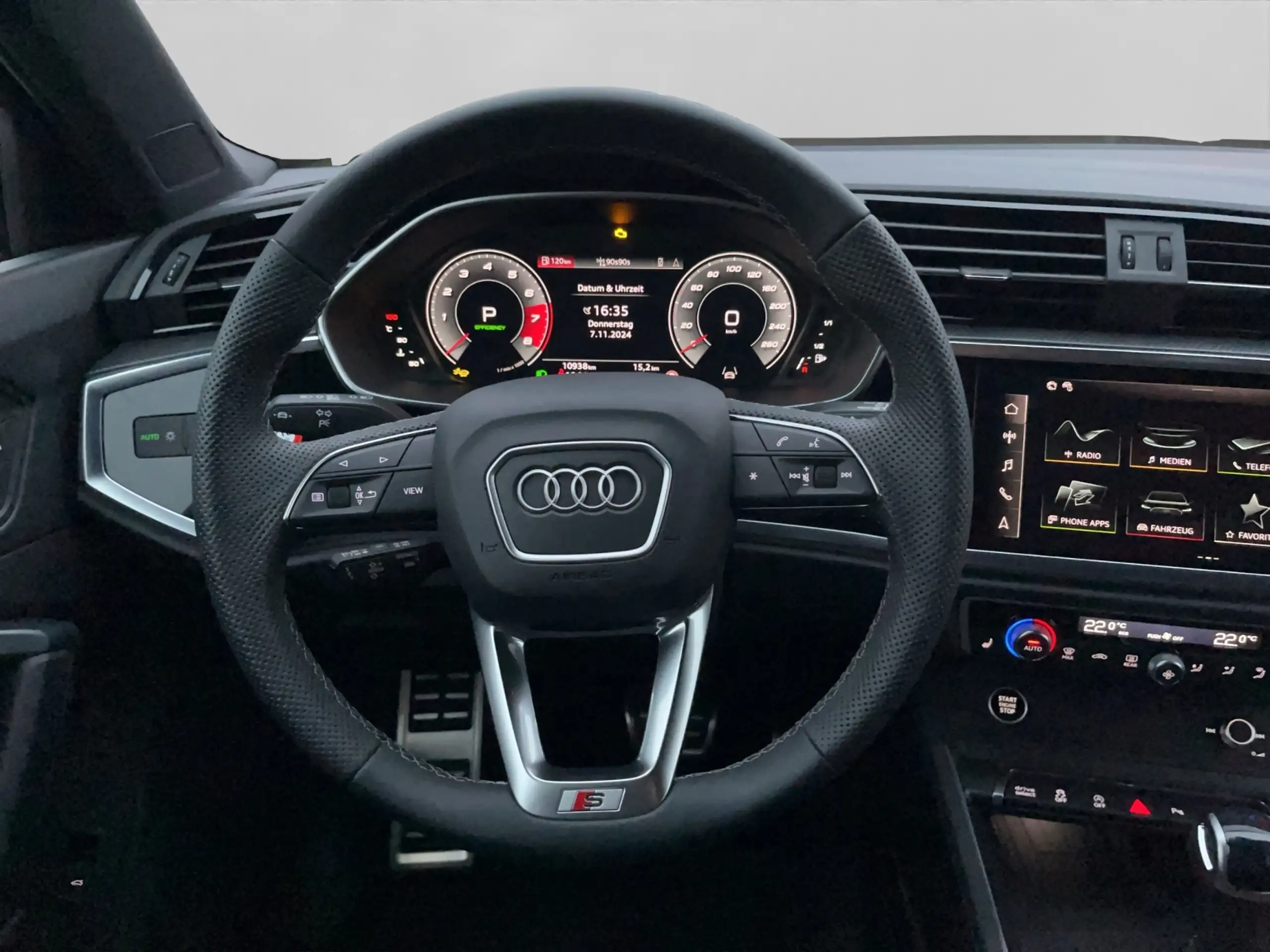 Audi - Q3