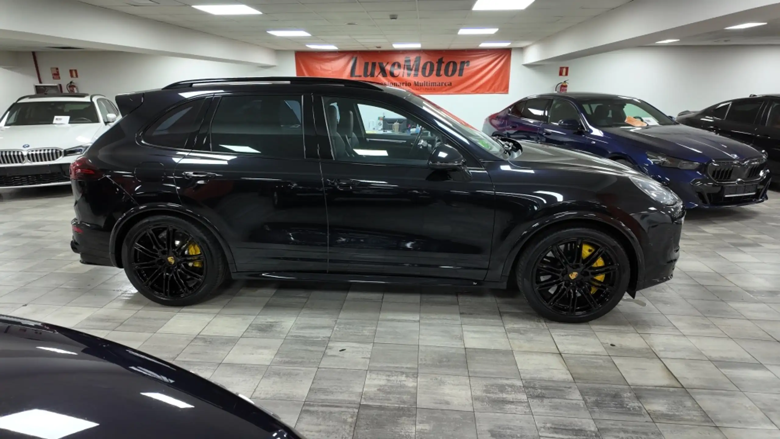 Porsche - Cayenne