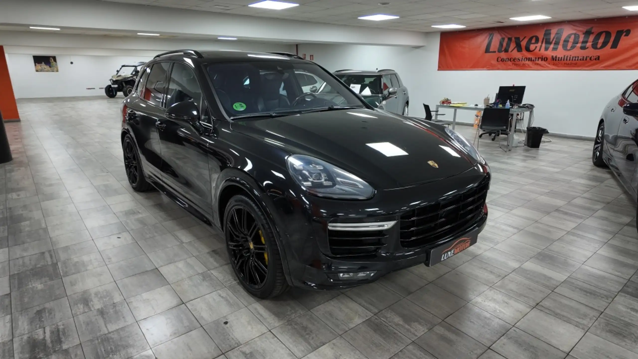 Porsche - Cayenne