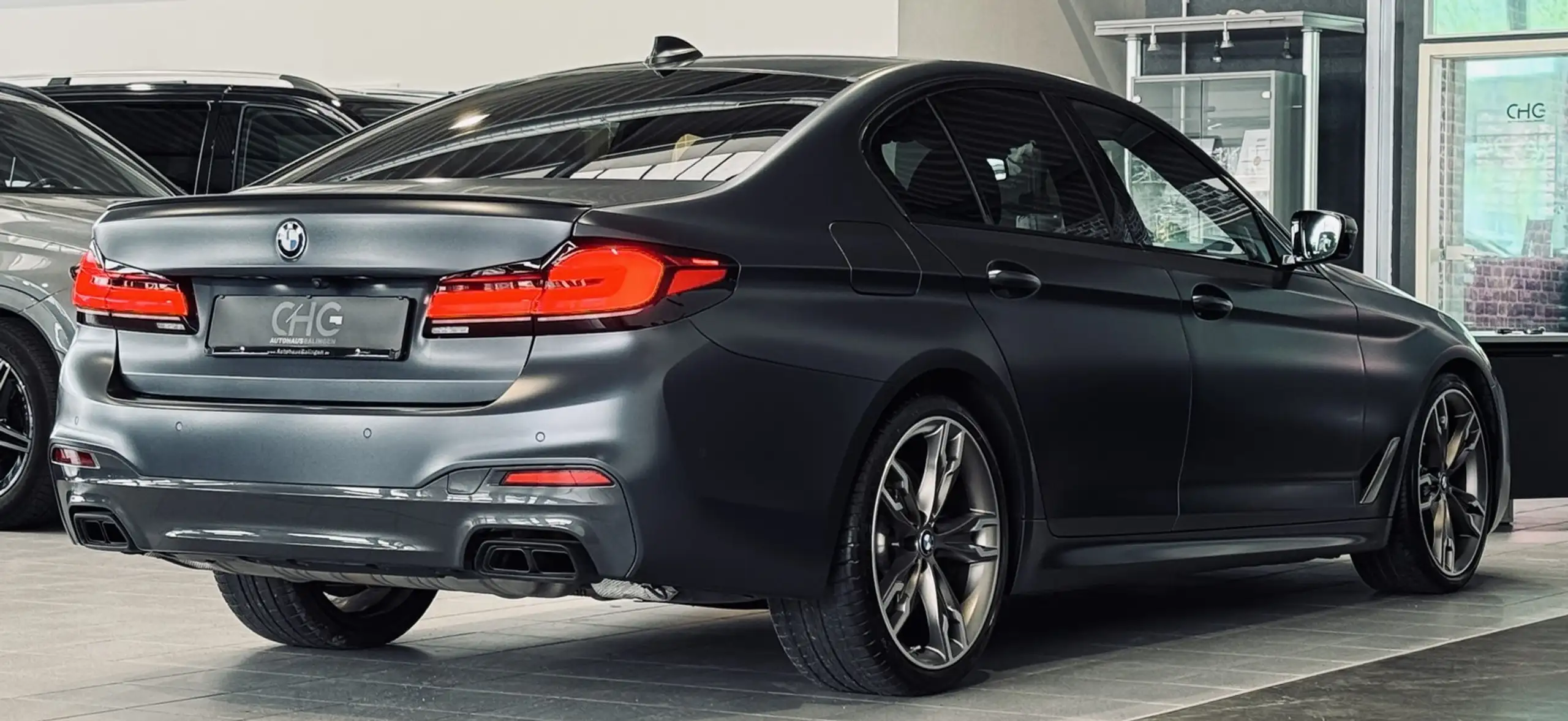 BMW - M550