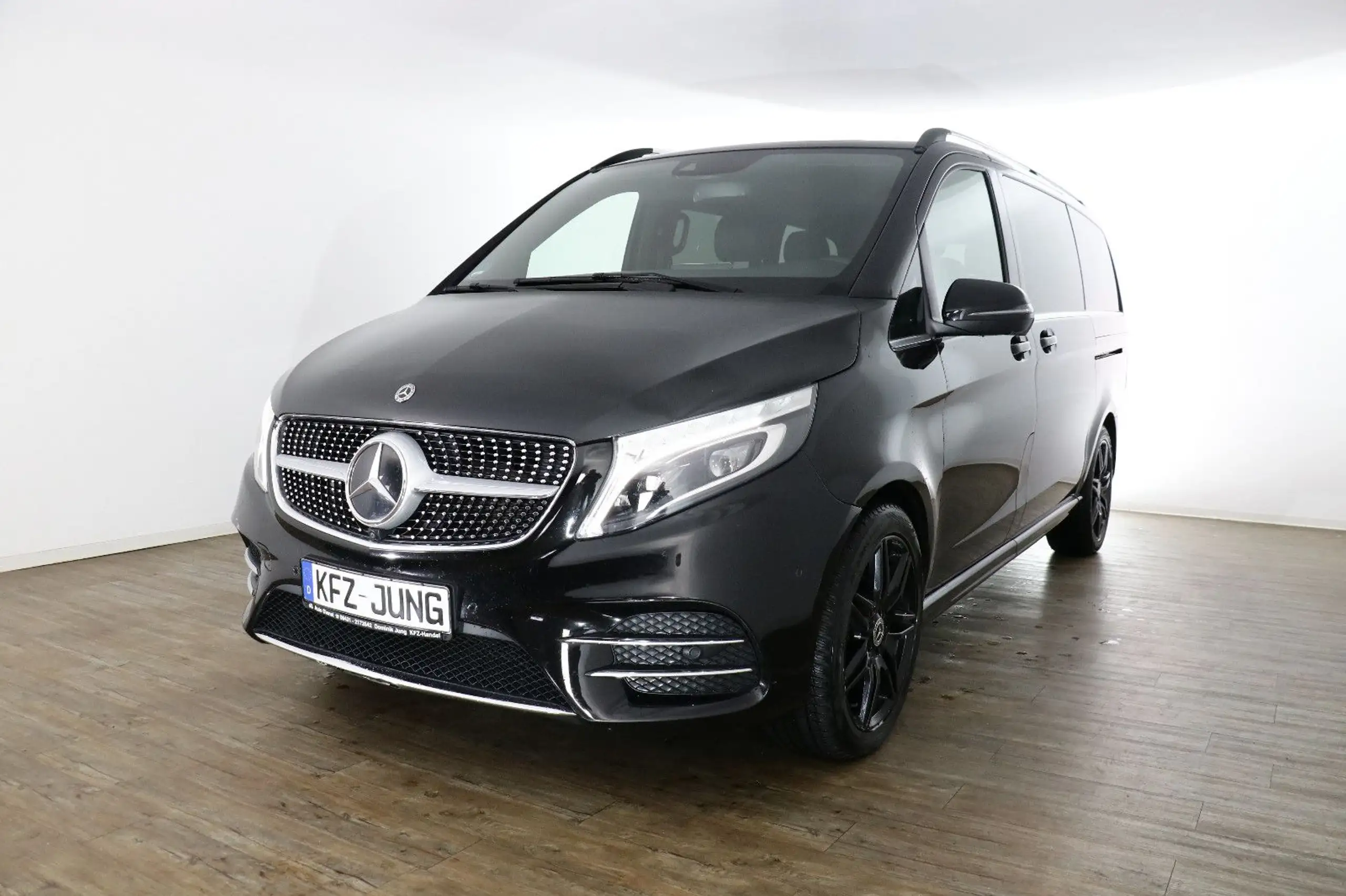 Mercedes-Benz - V 300