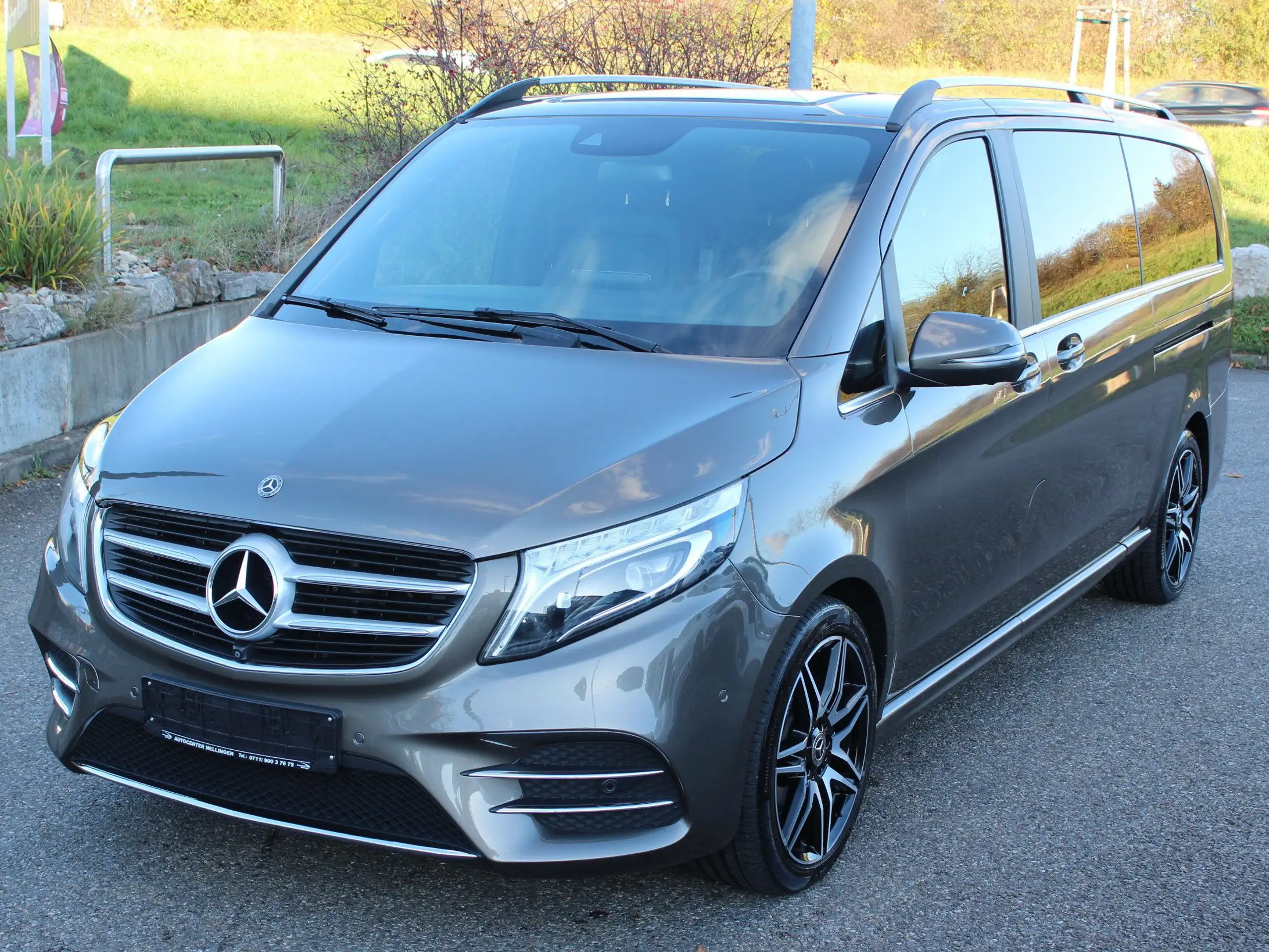 Mercedes-Benz - V 250