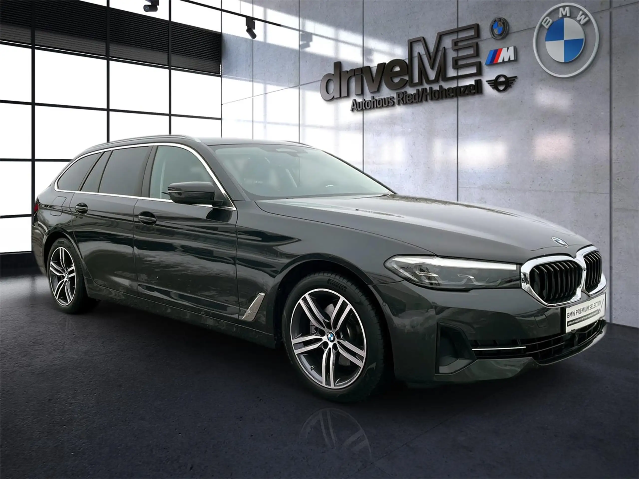 BMW - 520