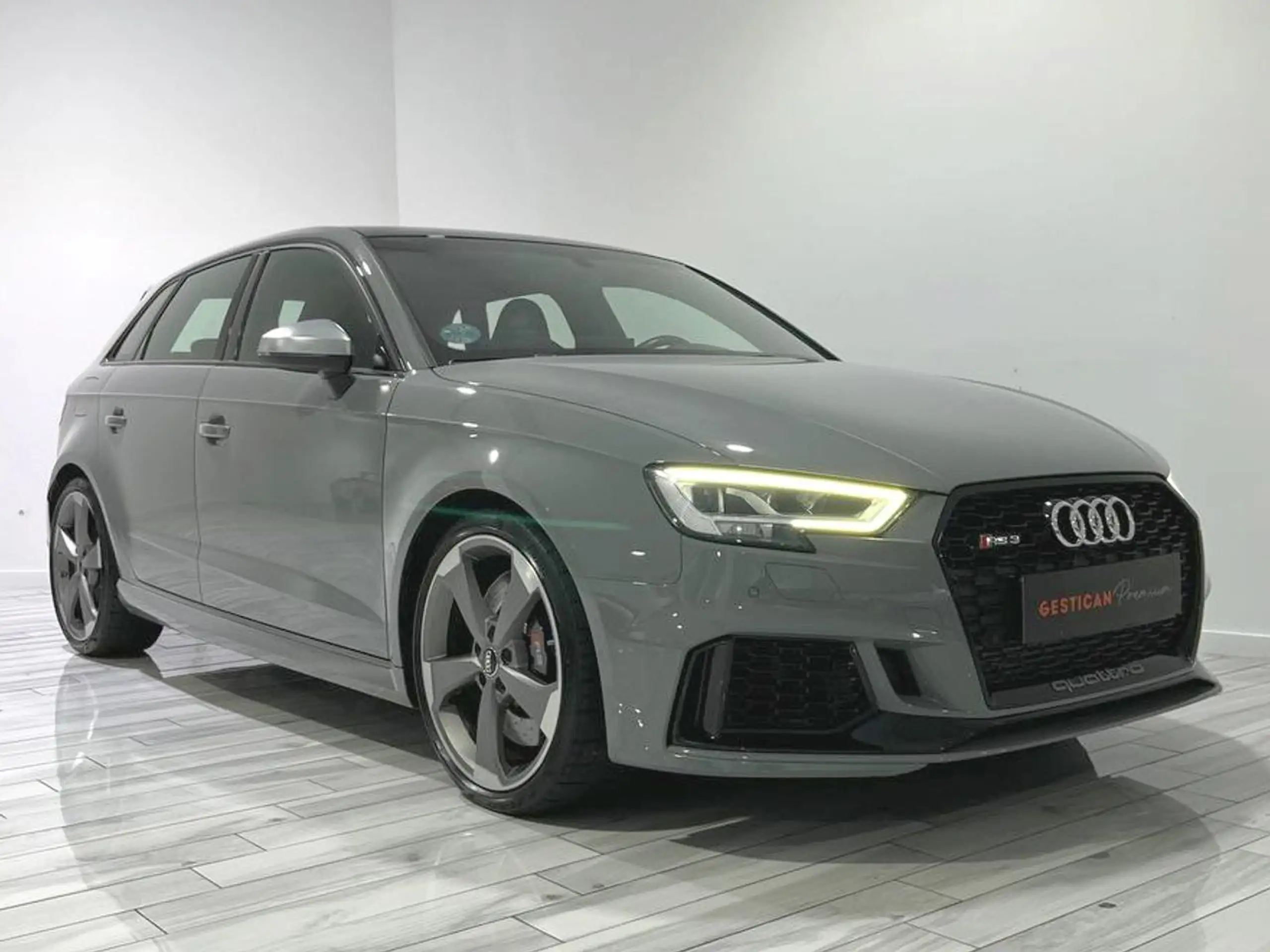 Audi - RS3