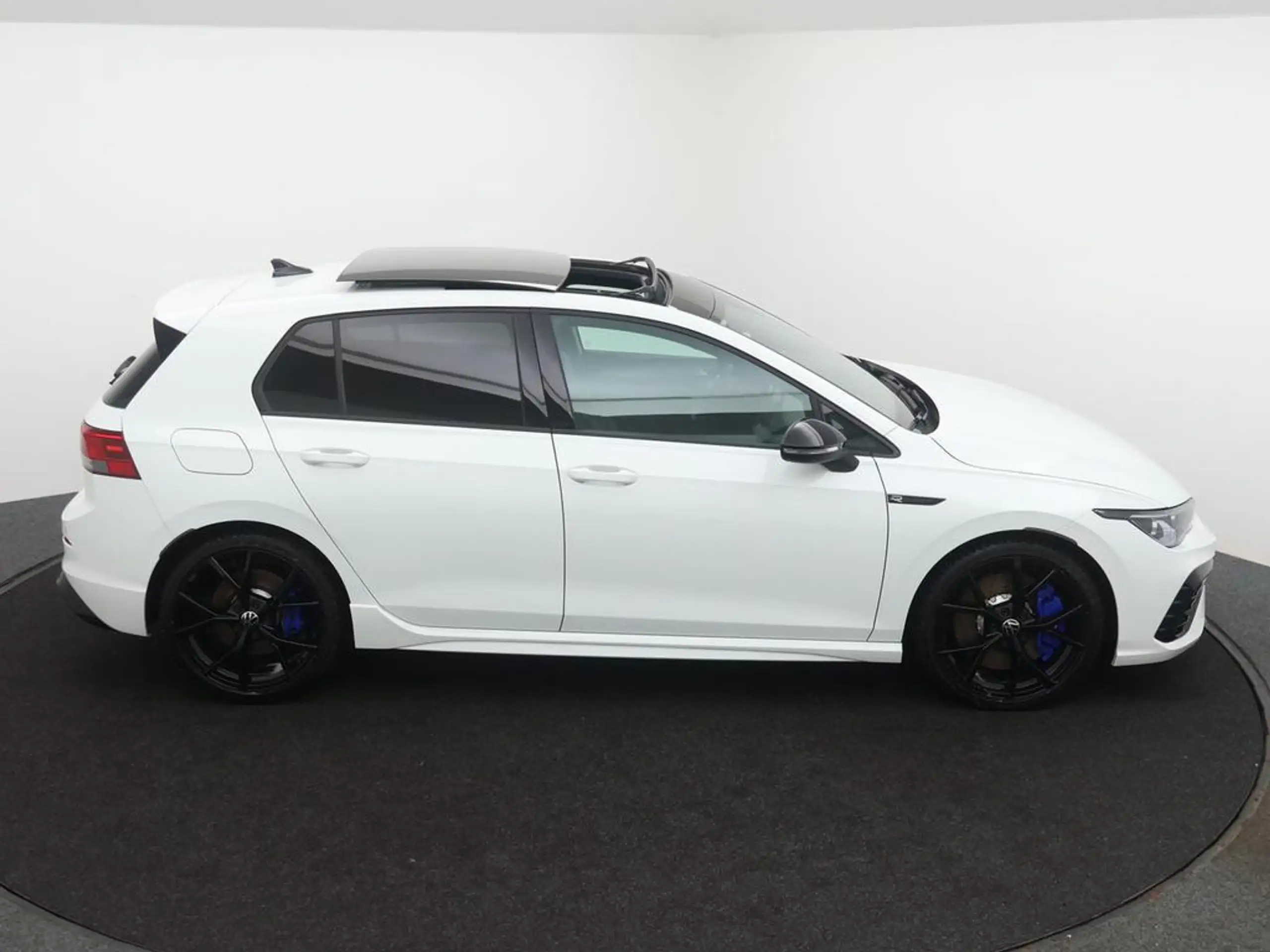 Volkswagen - Golf R