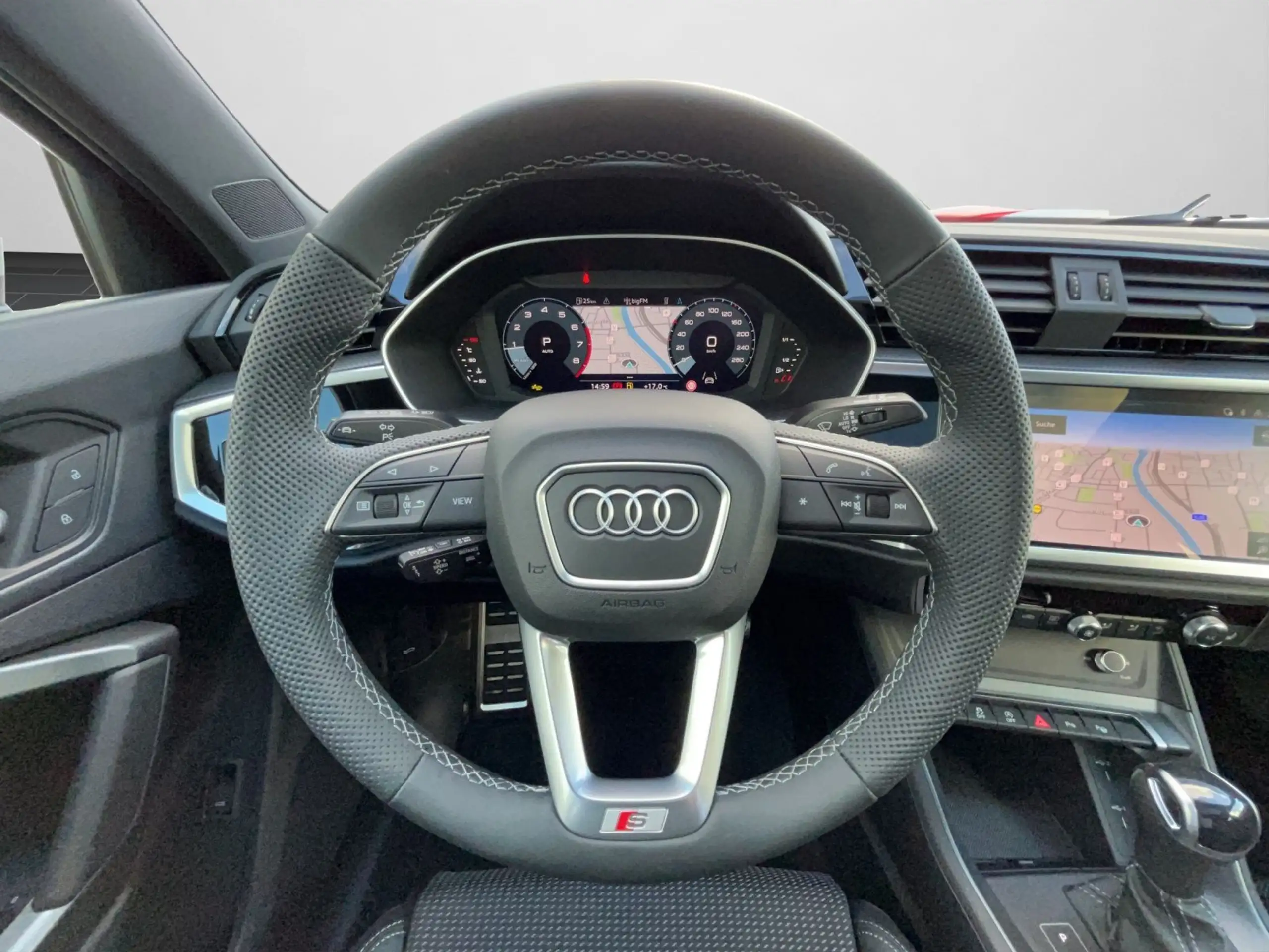 Audi - Q3