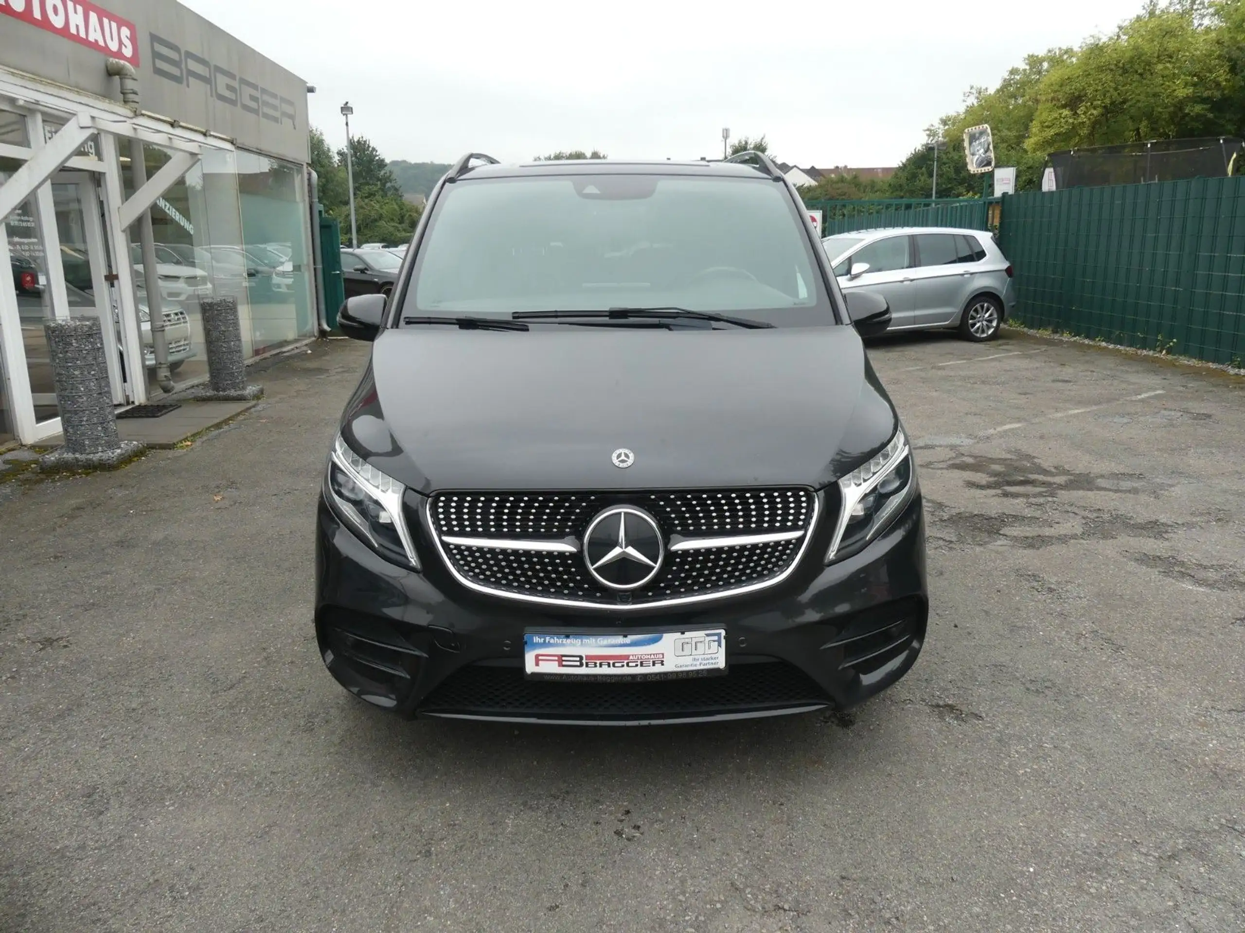 Mercedes-Benz - V 250