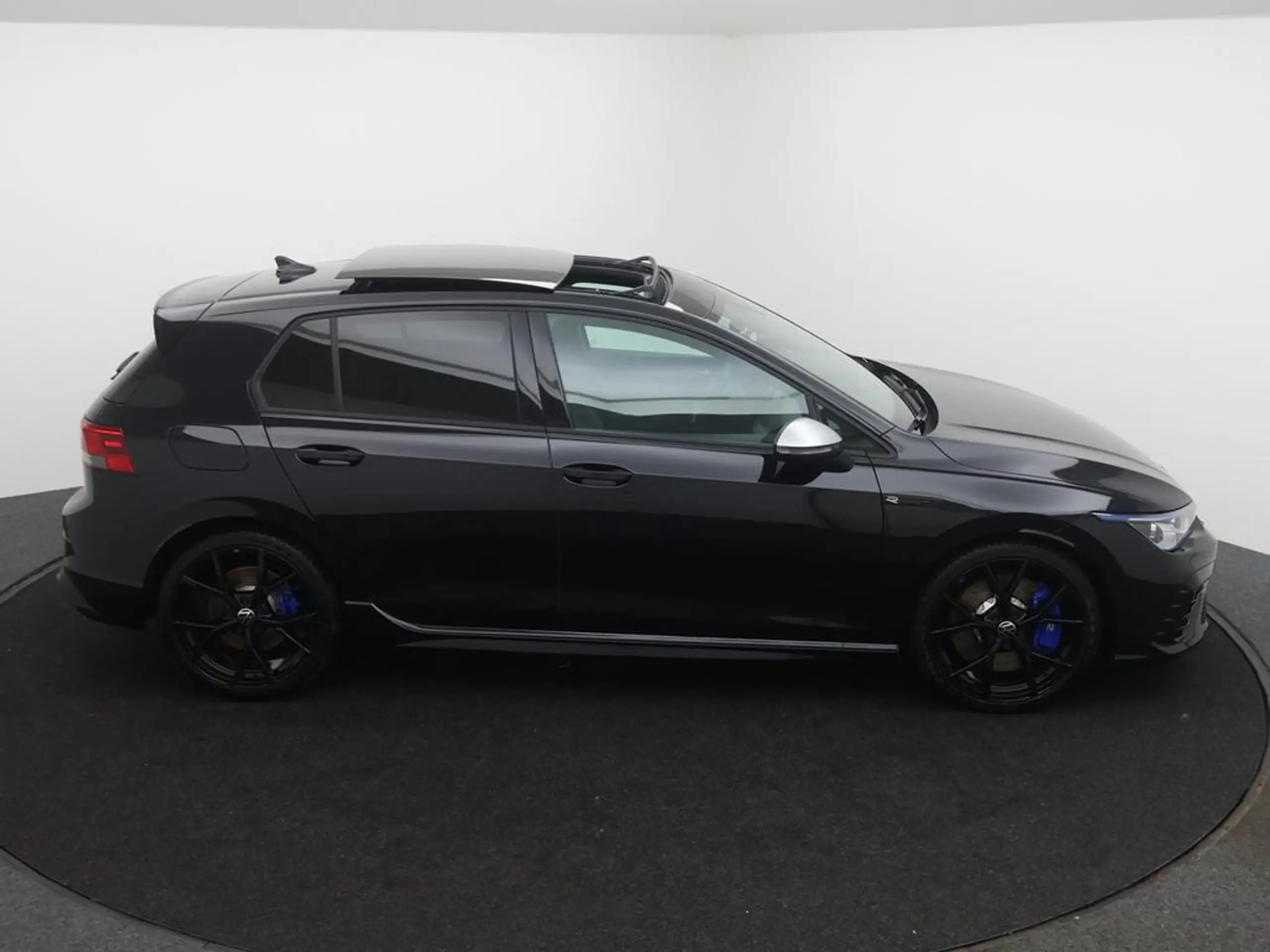 Volkswagen - Golf R