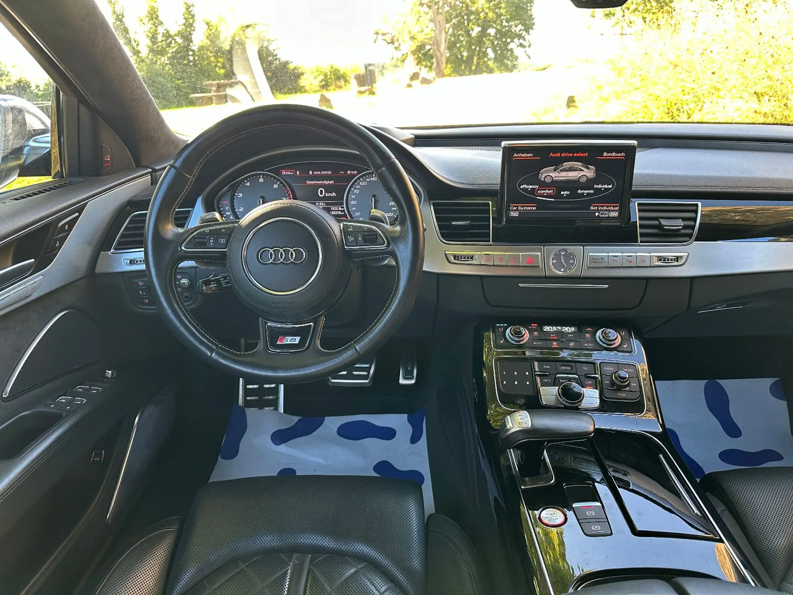 Audi - S8