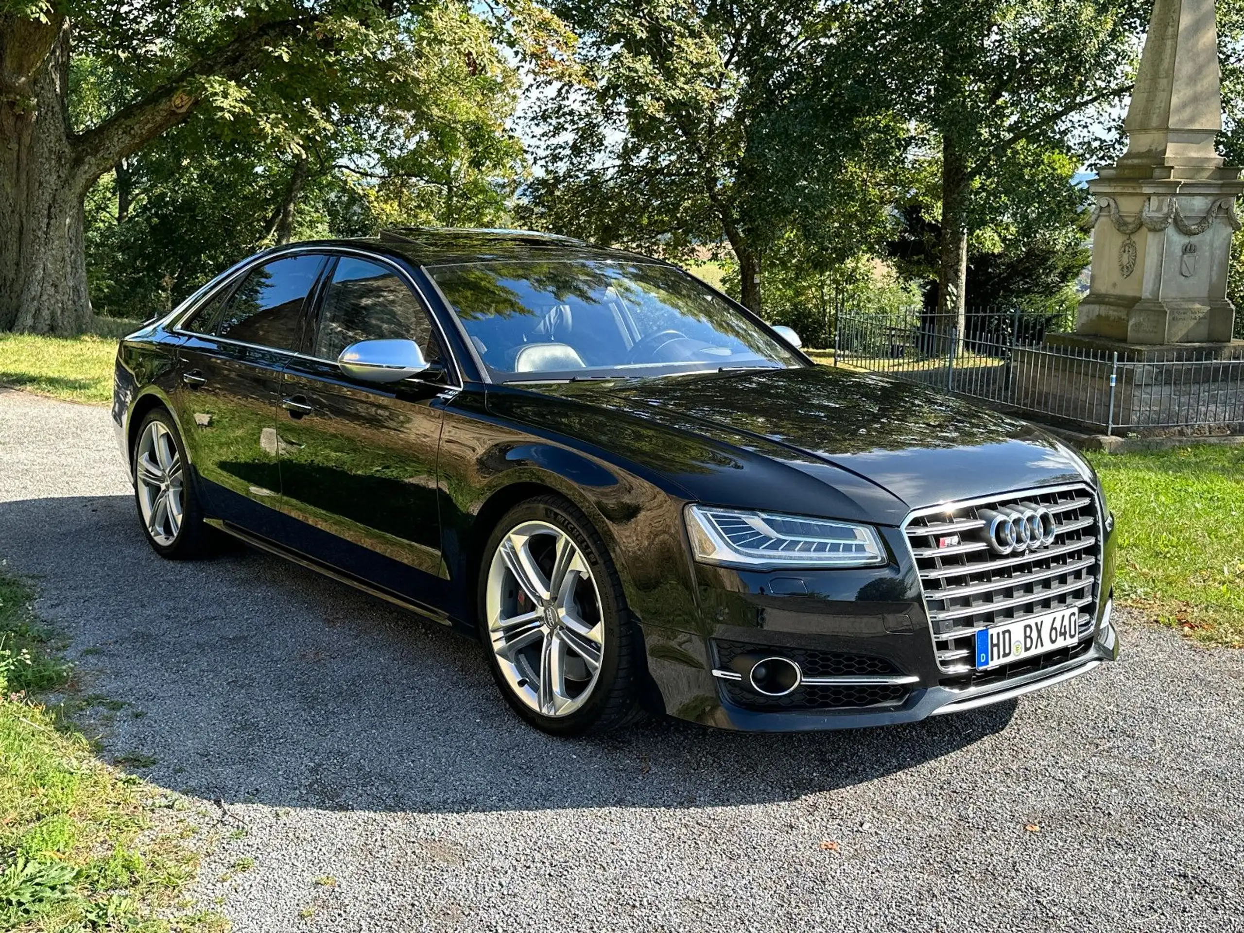 Audi - S8