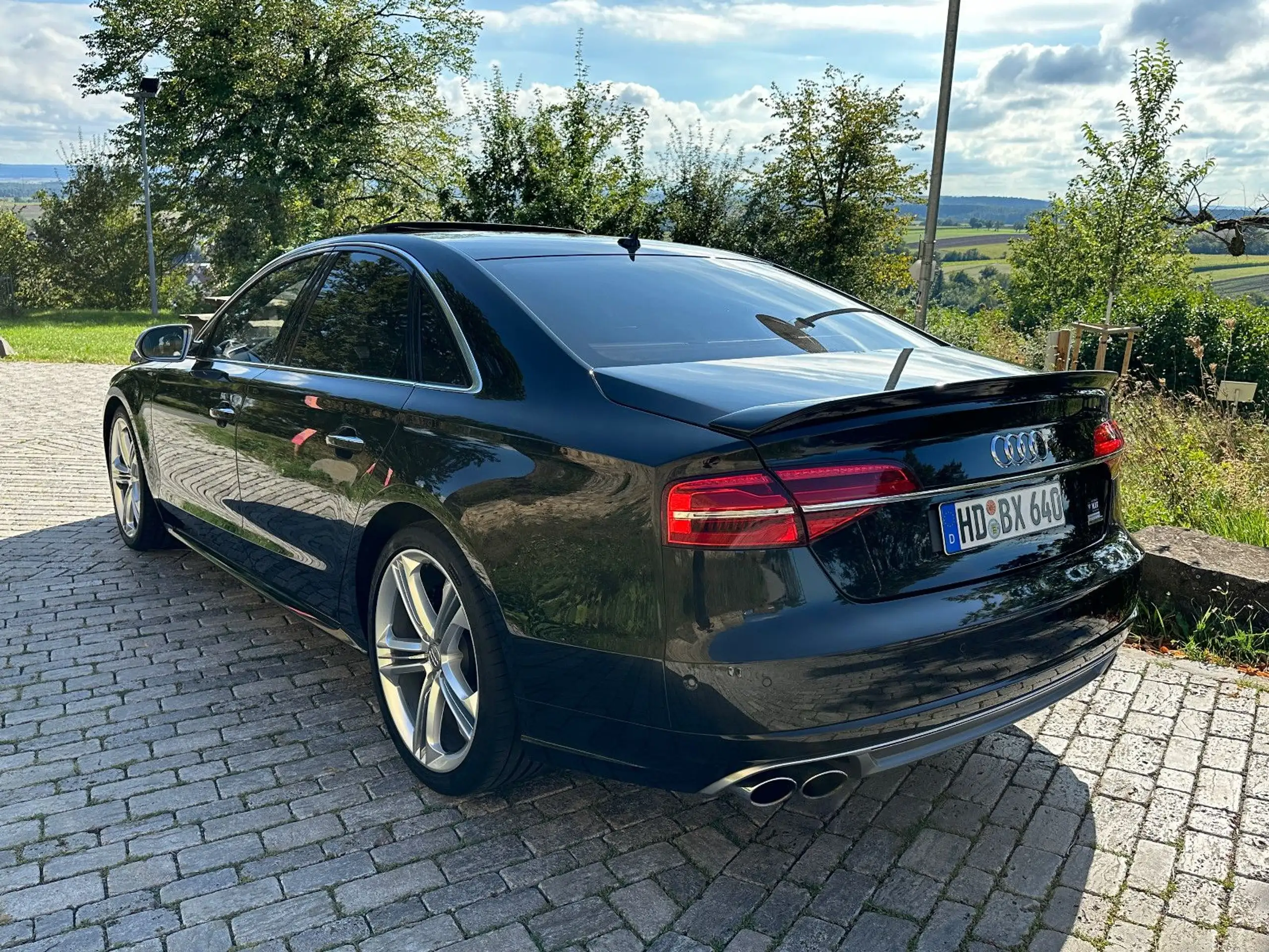 Audi - S8