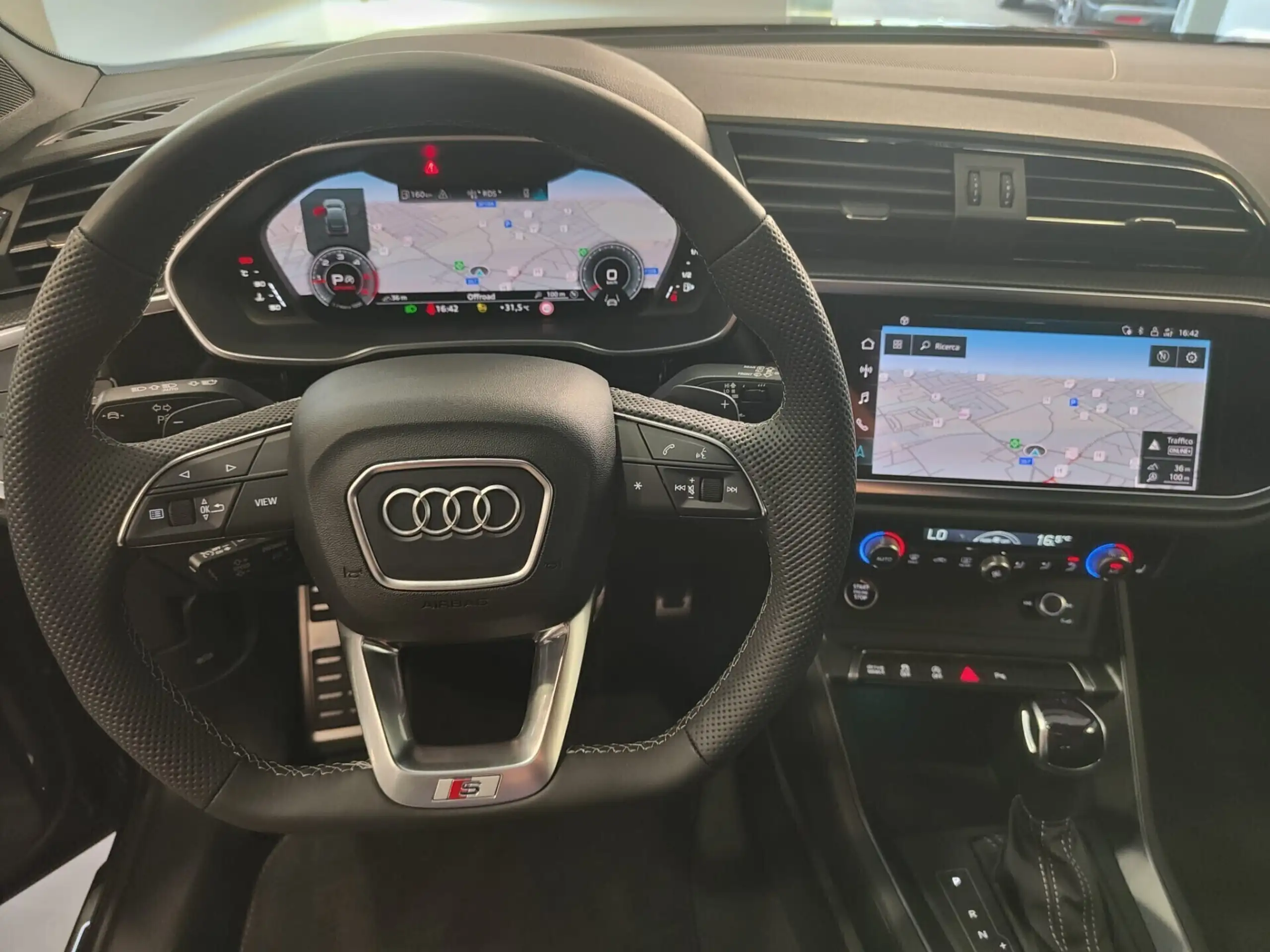 Audi - Q3