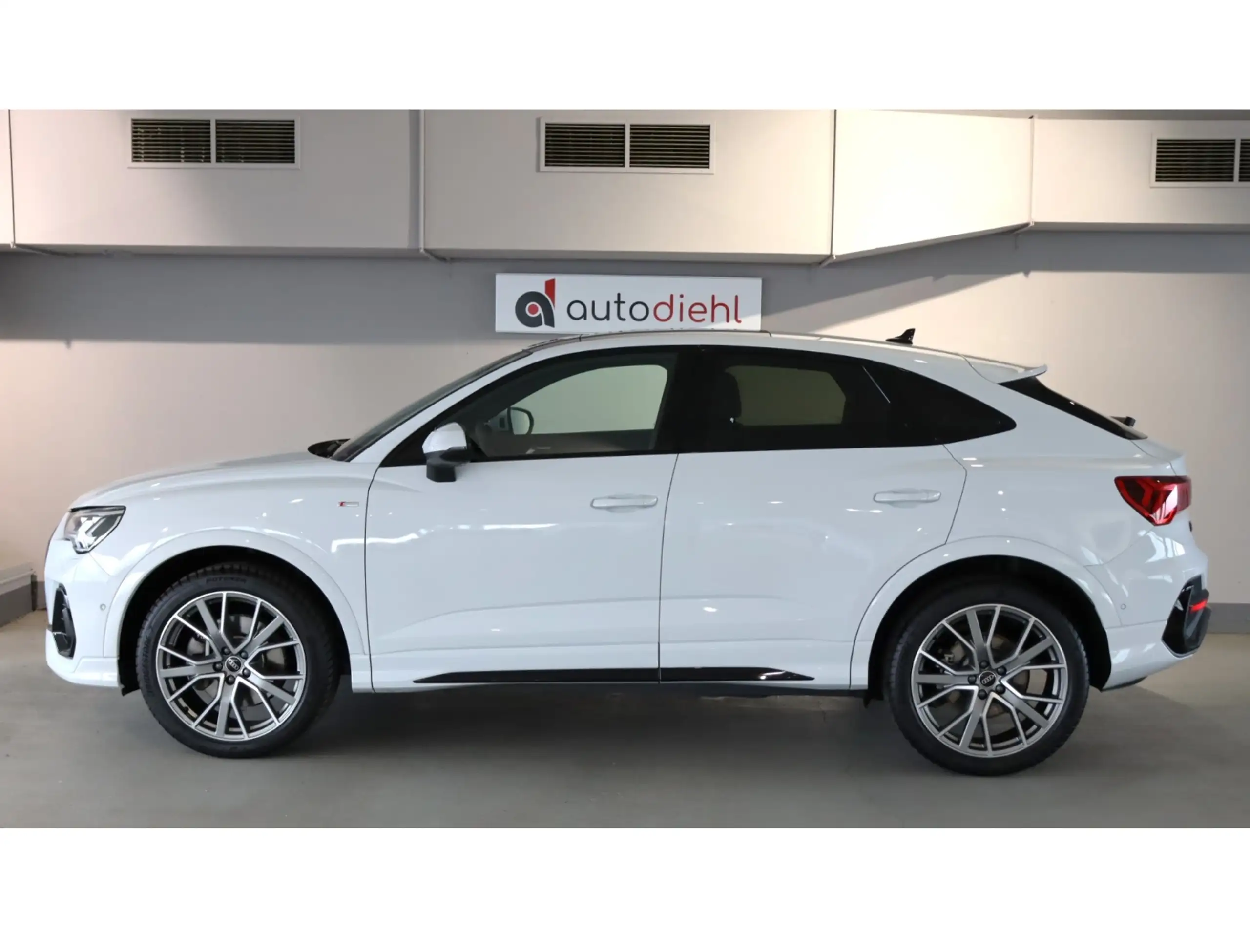 Audi - Q3