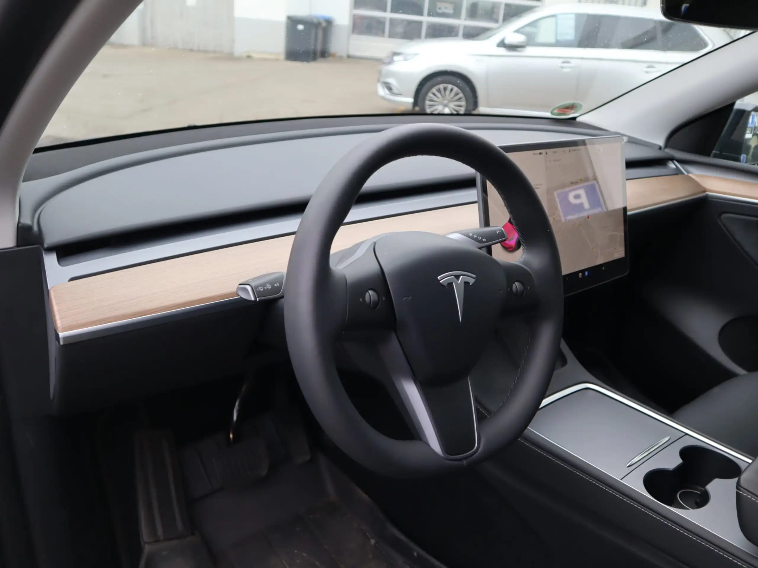 Tesla - Model Y