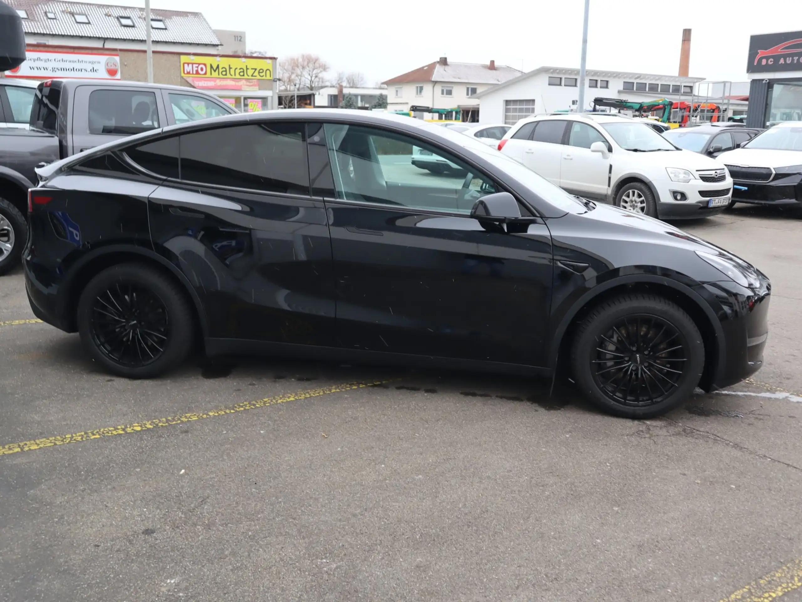 Tesla - Model Y