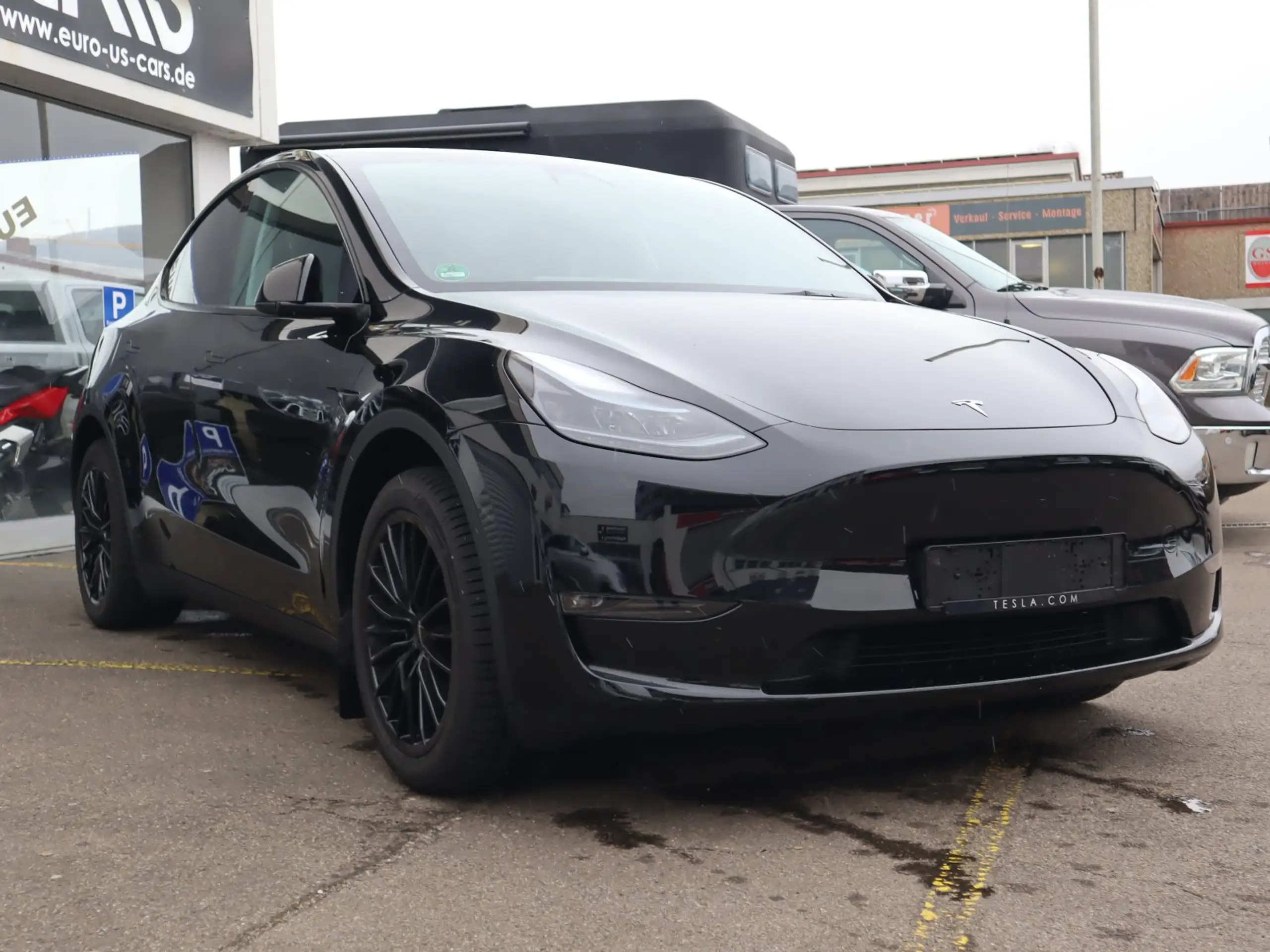 Tesla - Model Y